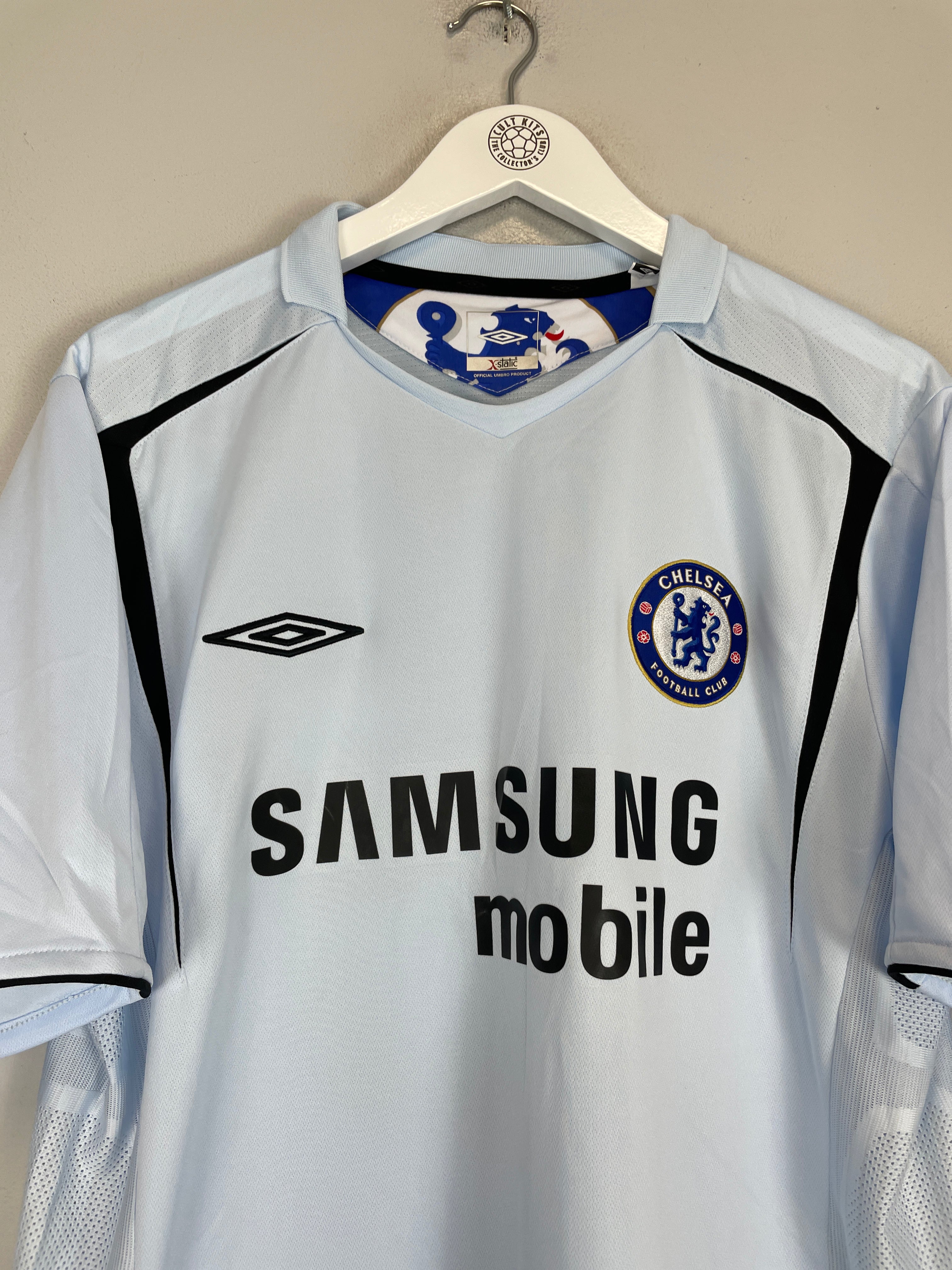 Shop 2005/06 CHELSEA DROGBA #15 AWAY SHIRT (XL) UMBRO, classic football shirts, vintage football shirts & retro soccer jerseys at Cult Kits