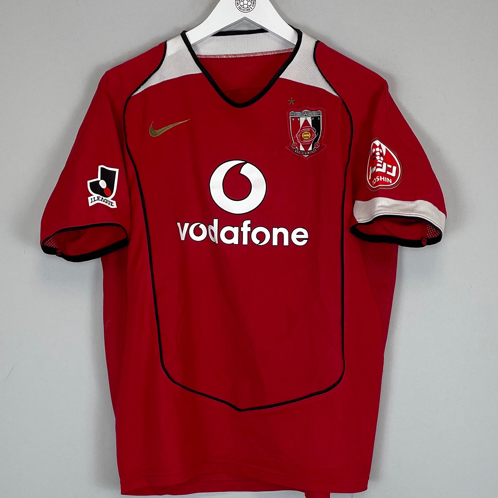 Shop 2004/05 URAWA RED DIAMONDS HOME SHIRT (M) NIKE, classic football shirts, vintage football shirts & retro soccer jerseys at Cult Kits