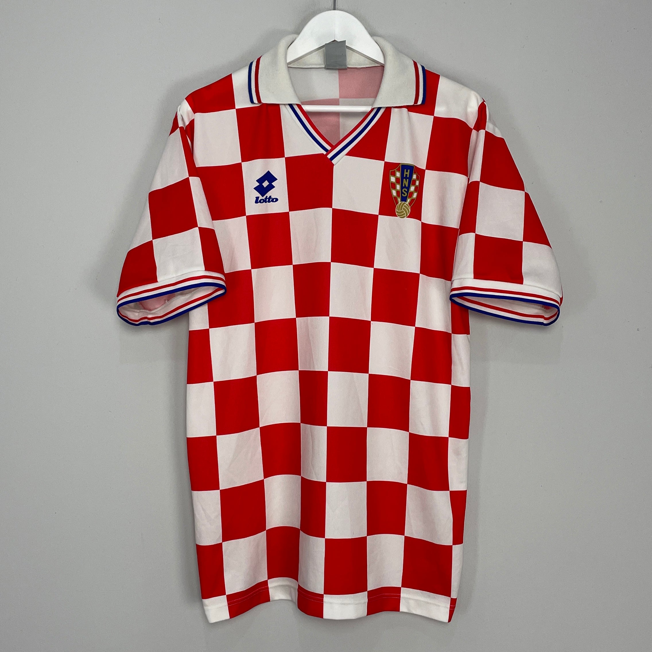 Shop 1994/95 CROATIA HOME SHIRT (XL) LOTTO, classic football shirts, vintage football shirts & retro soccer jerseys at Cult Kits