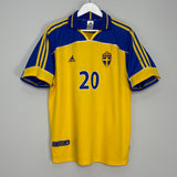 Shop 2000/02 SWEDEN LARSSON #20 HOME SHIRT (L) ADIDAS, classic football shirts, vintage football shirts & retro soccer jerseys at Cult Kits