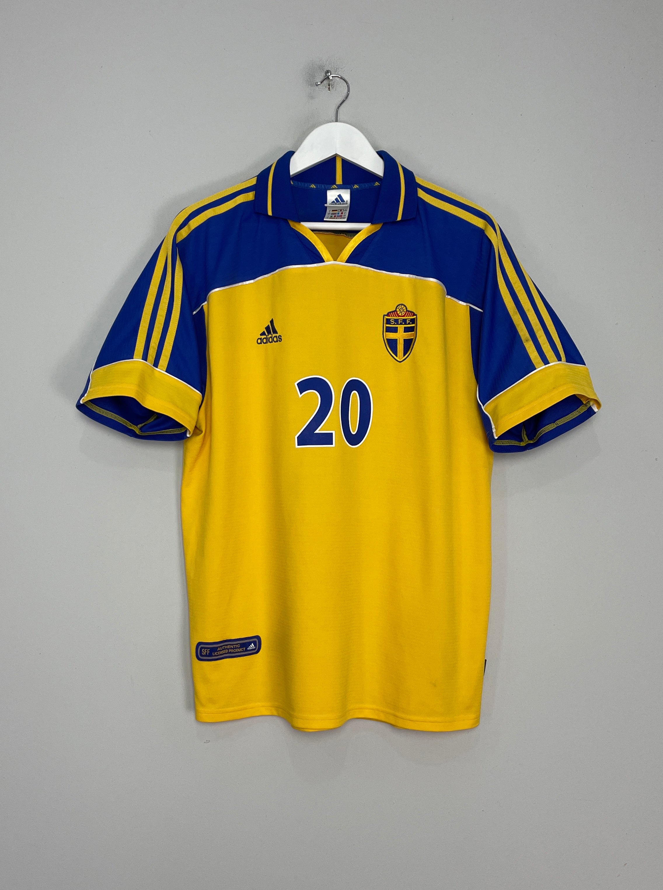 Shop 2000/02 SWEDEN LARSSON #20 HOME SHIRT (L) ADIDAS, classic football shirts, vintage football shirts & retro soccer jerseys at Cult Kits