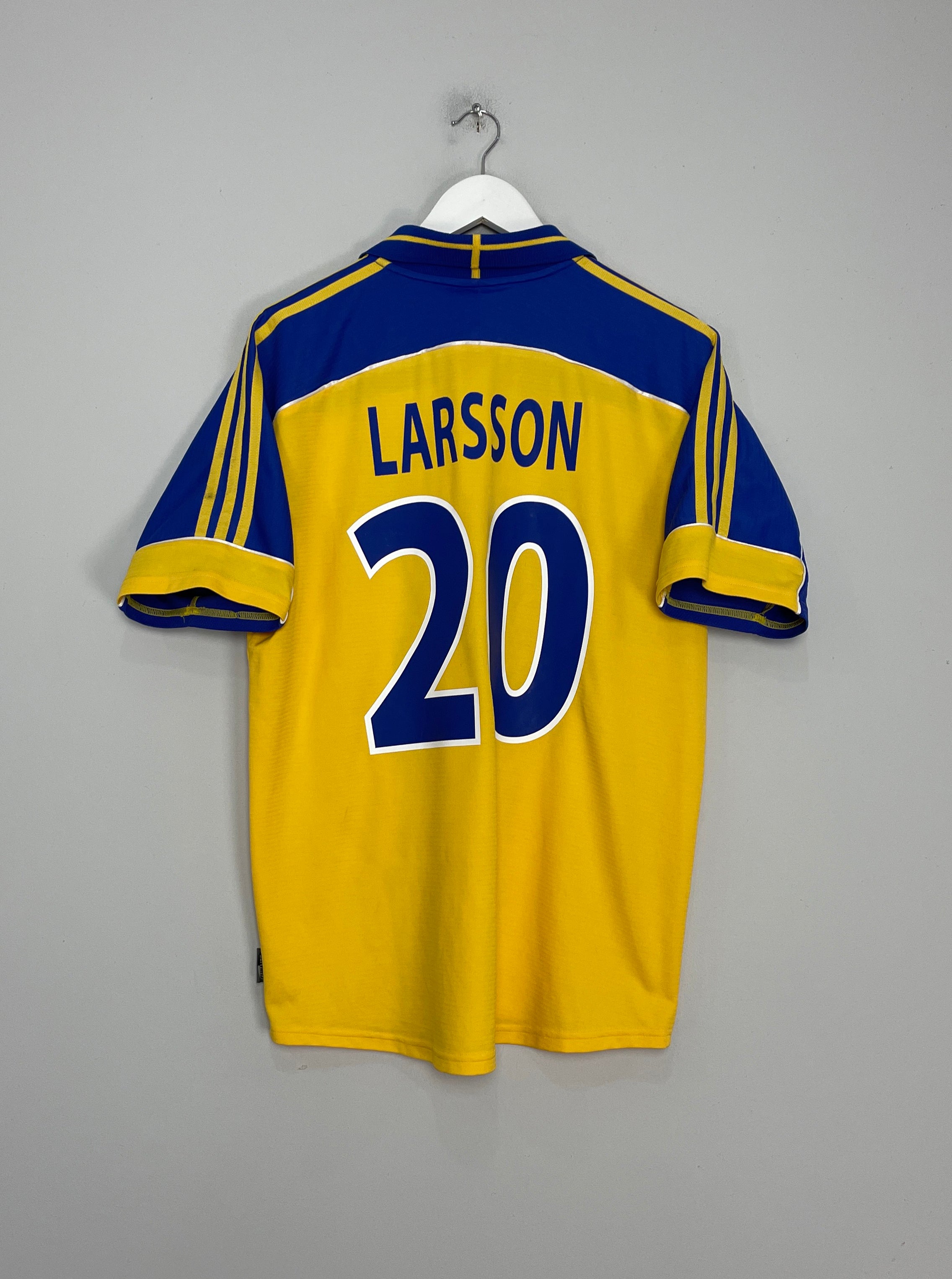 Shop 2000/02 SWEDEN LARSSON #20 HOME SHIRT (L) ADIDAS, classic football shirts, vintage football shirts & retro soccer jerseys at Cult Kits