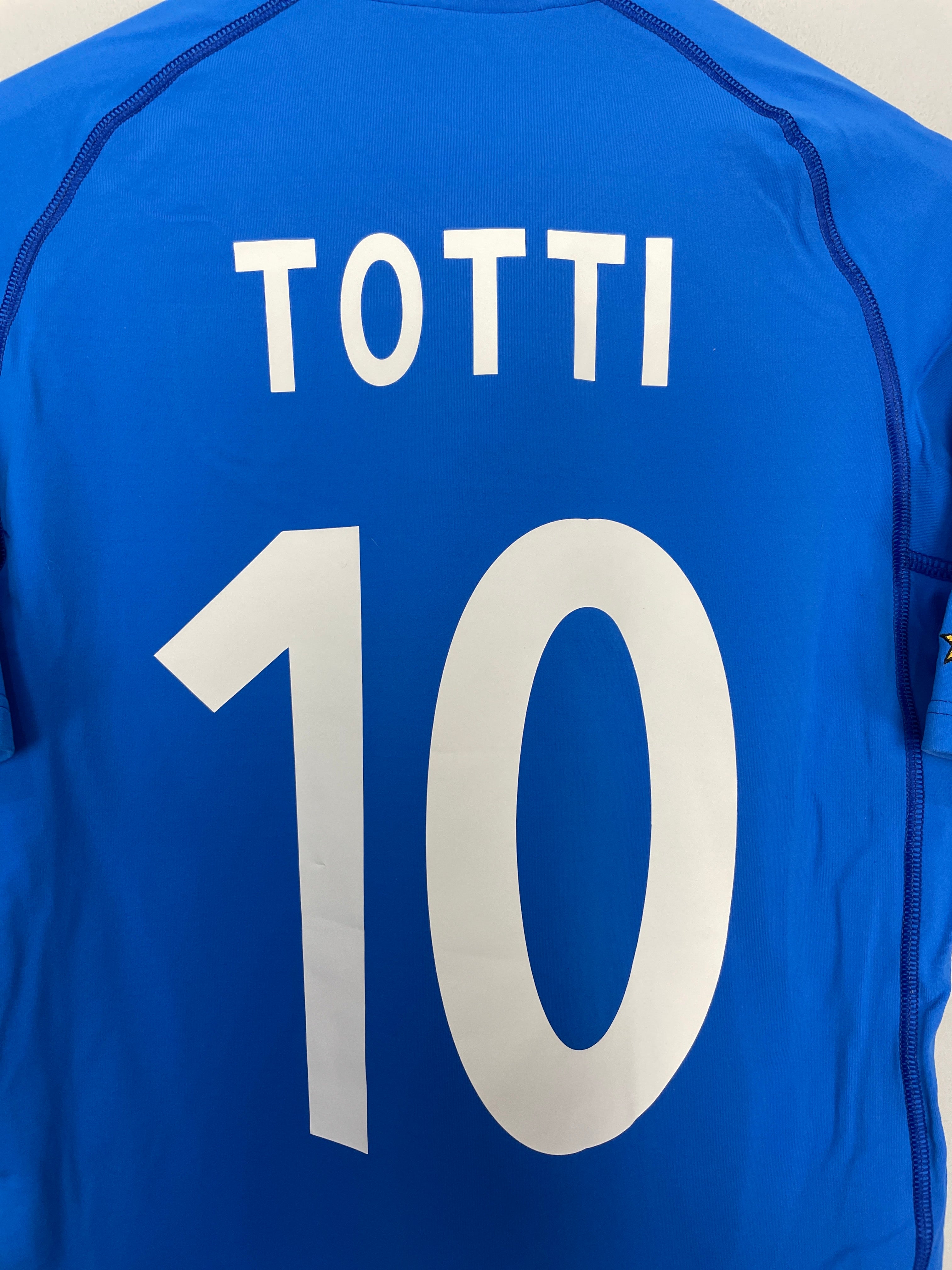 Shop 2000/02 ITALY TOTTI #10 HOME SHIRT (S) KAPPA, classic football shirts, vintage football shirts & retro soccer jerseys at Cult Kits