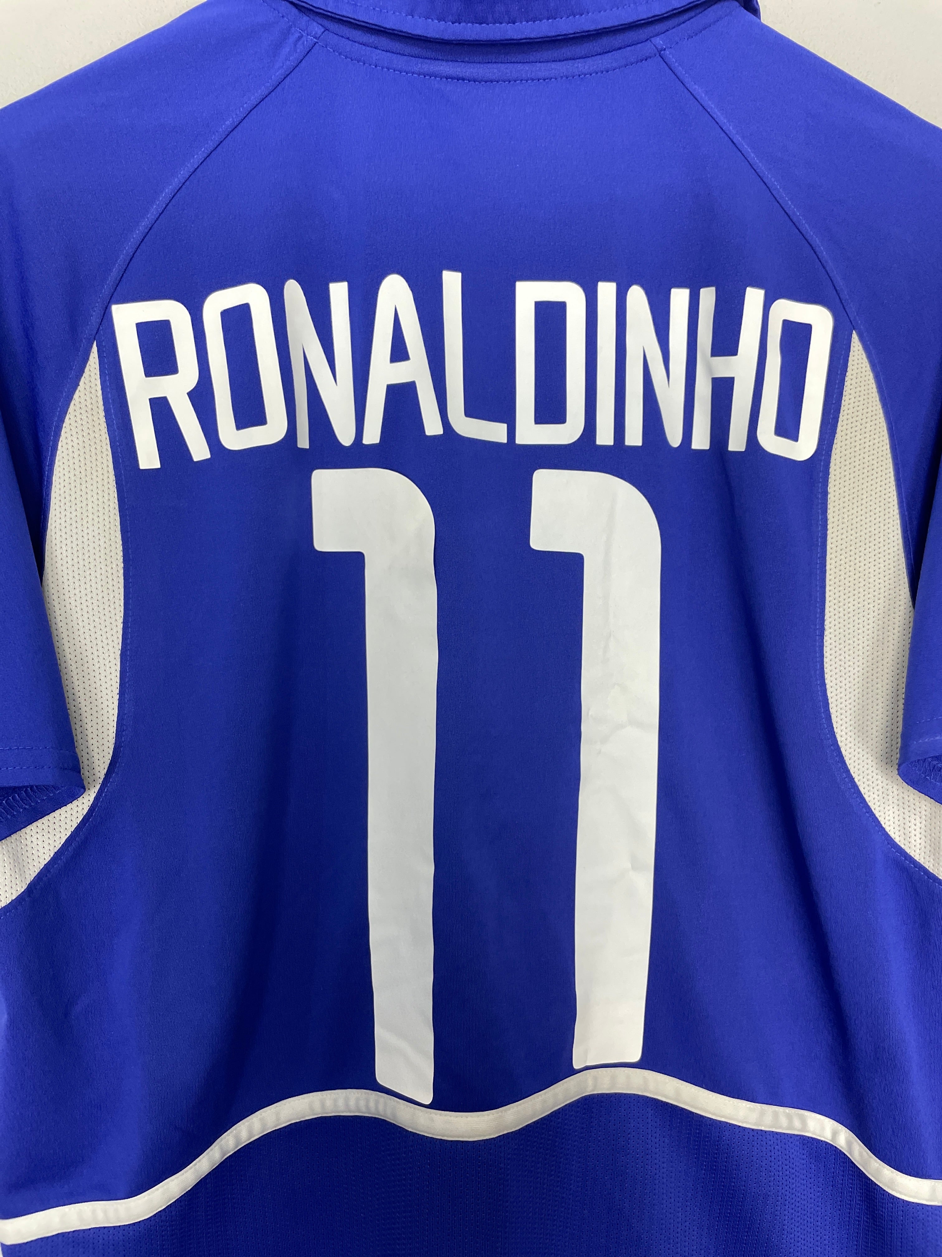 Shop 2002/04 BRAZIL RONALDINHO #10 AWAY SHIRT (M) NIKE, classic football shirts, vintage football shirts & retro soccer jerseys at Cult Kits