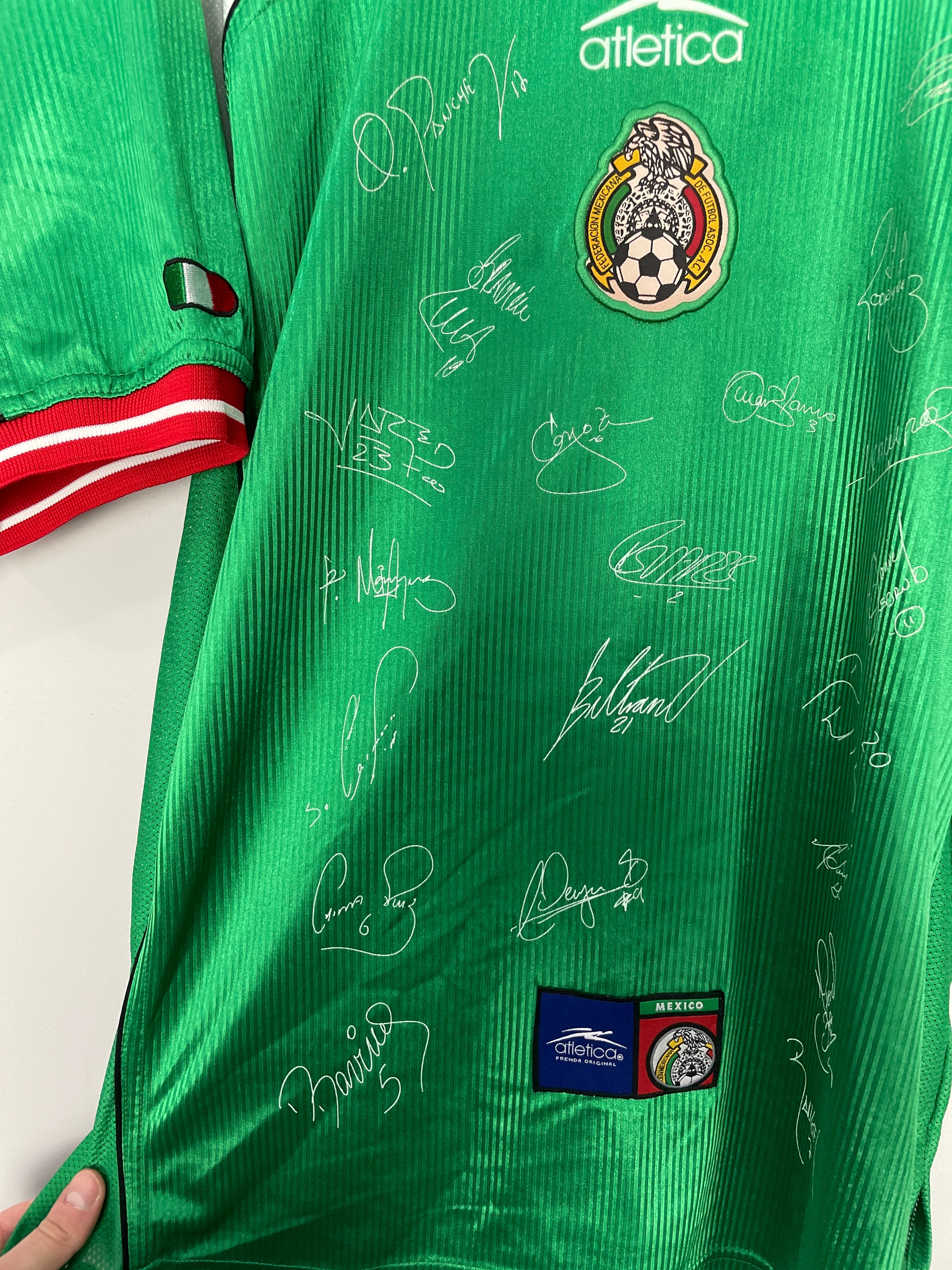 Shop 2000/01 MEXICO *SQUAD SIGNED* HOME SHIRT (XL) ATLETICA, classic football shirts, vintage football shirts & retro soccer jerseys at Cult Kits