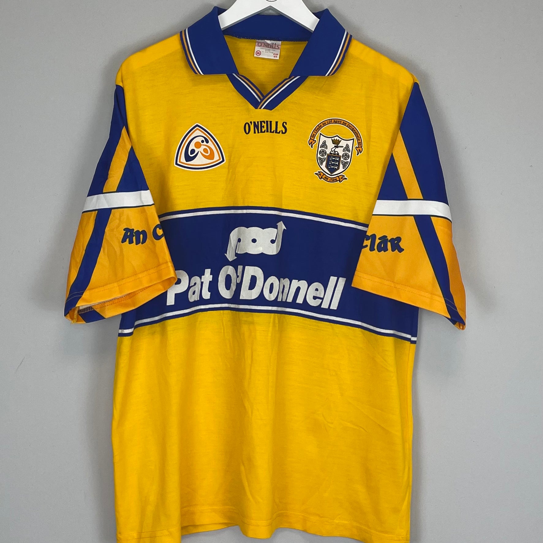 Shop 1999/00 CLARE GAA SHIRT (XXL) O'NEILL'S, classic football shirts, vintage football shirts & retro soccer jerseys at Cult Kits