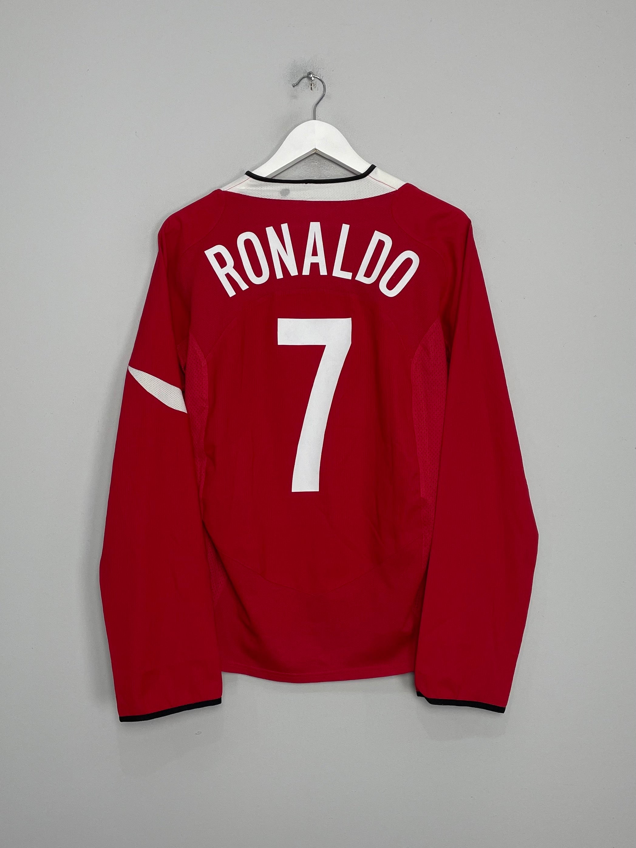 Shop 2004/06 MANCHESTER UNITED RONALDO #7 L/S HOME SHIRT (M) NIKE, classic football shirts, vintage football shirts & retro soccer jerseys at Cult Kits
