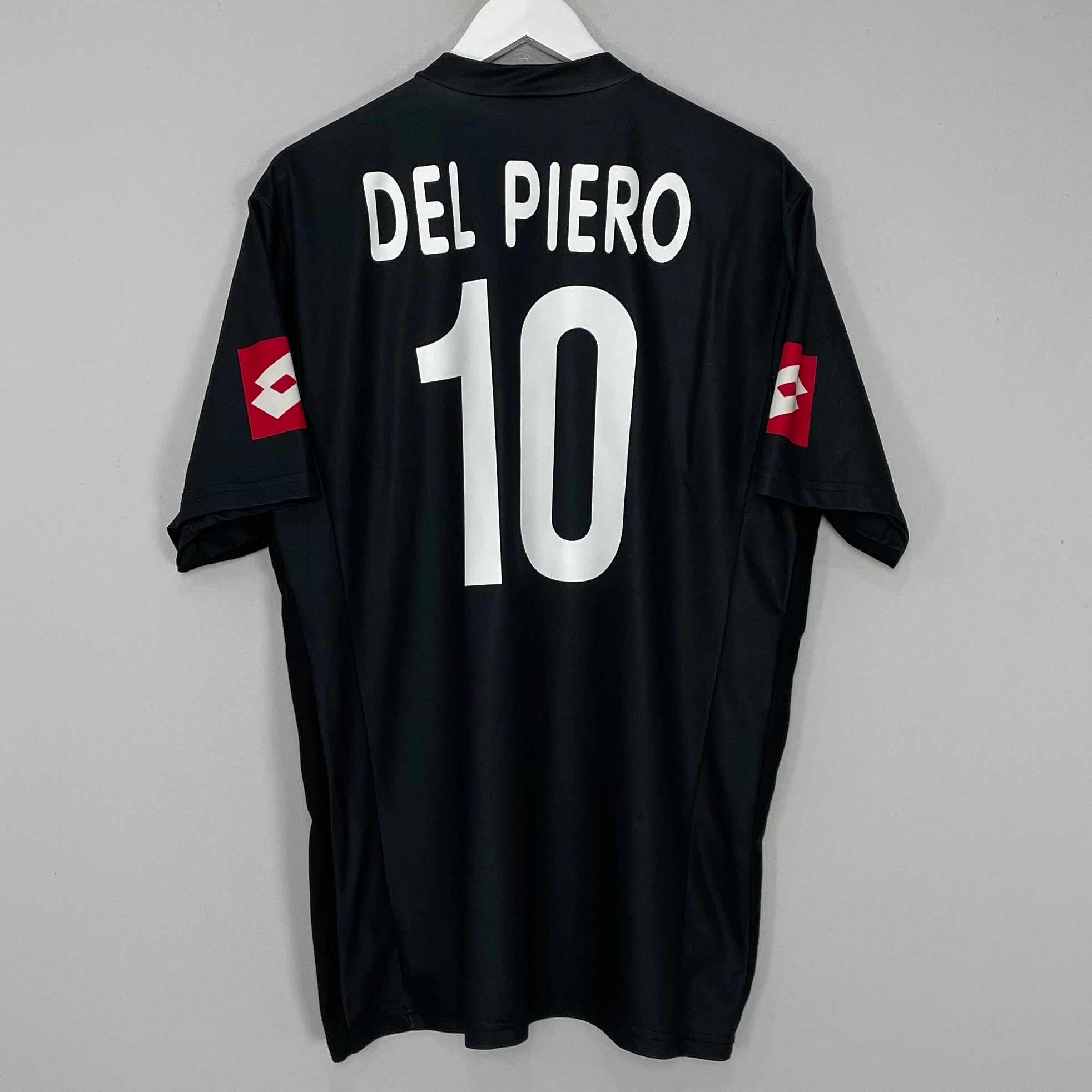 Shop 2001/02 JUVENTUS DEL PIERO #10 AWAY SHIRT (XL) LOTTO, classic football shirts, vintage football shirts & retro soccer jerseys at Cult Kits