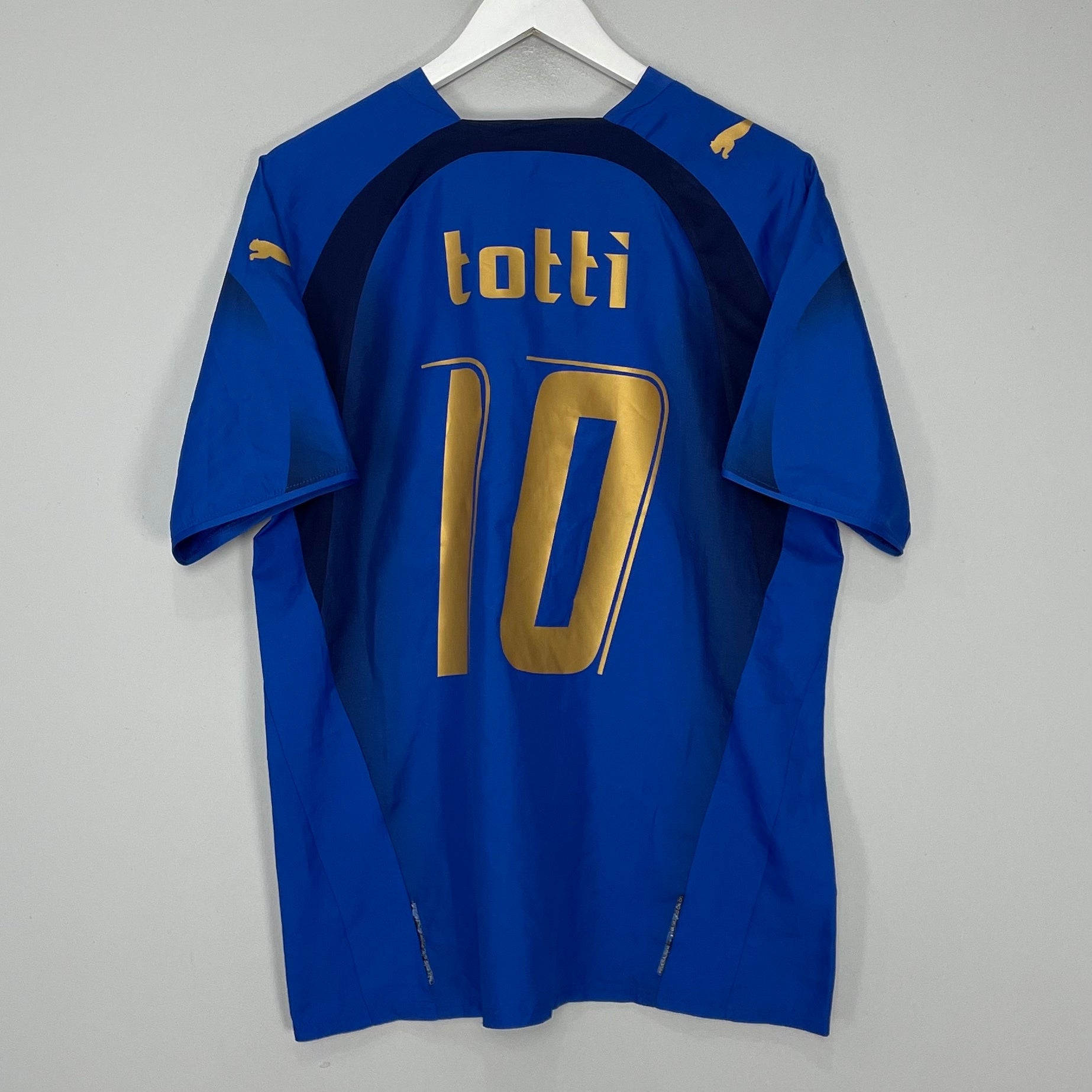 Shop 2006 ITALY TOTTI #10 HOME SHIRT (M) PUMA, classic football shirts, vintage football shirts & retro soccer jerseys at Cult Kits