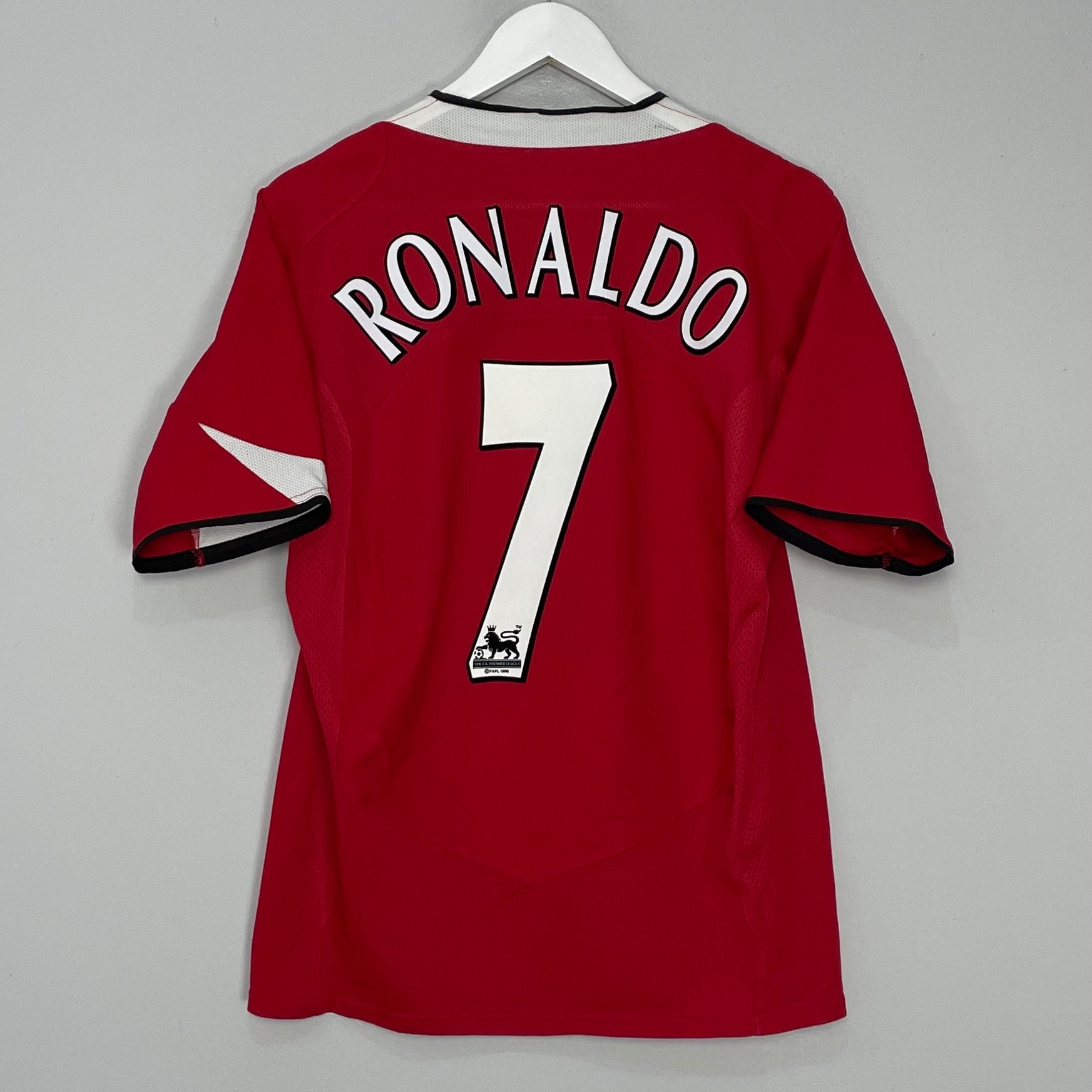 Shop 2004/06 MANCHESTER UNITED RONALDO #7 HOME SHIRT (S) NIKE, classic football shirts, vintage football shirts & retro soccer jerseys at Cult Kits