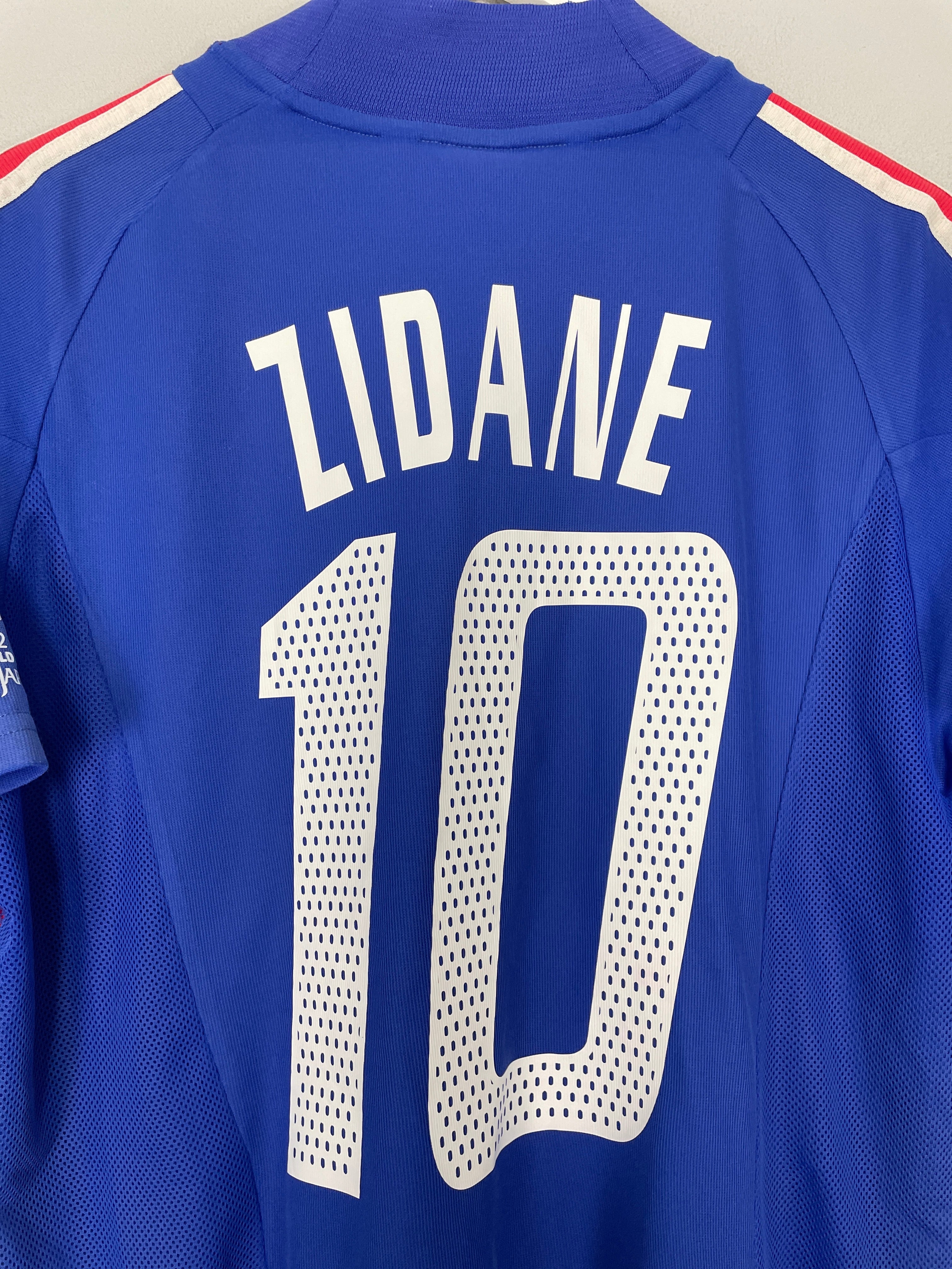 Shop 2002/04 FRANCE ZIDANE #10 HOME SHIRT (M) ADIDAS, classic football shirts, vintage football shirts & retro soccer jerseys at Cult Kits