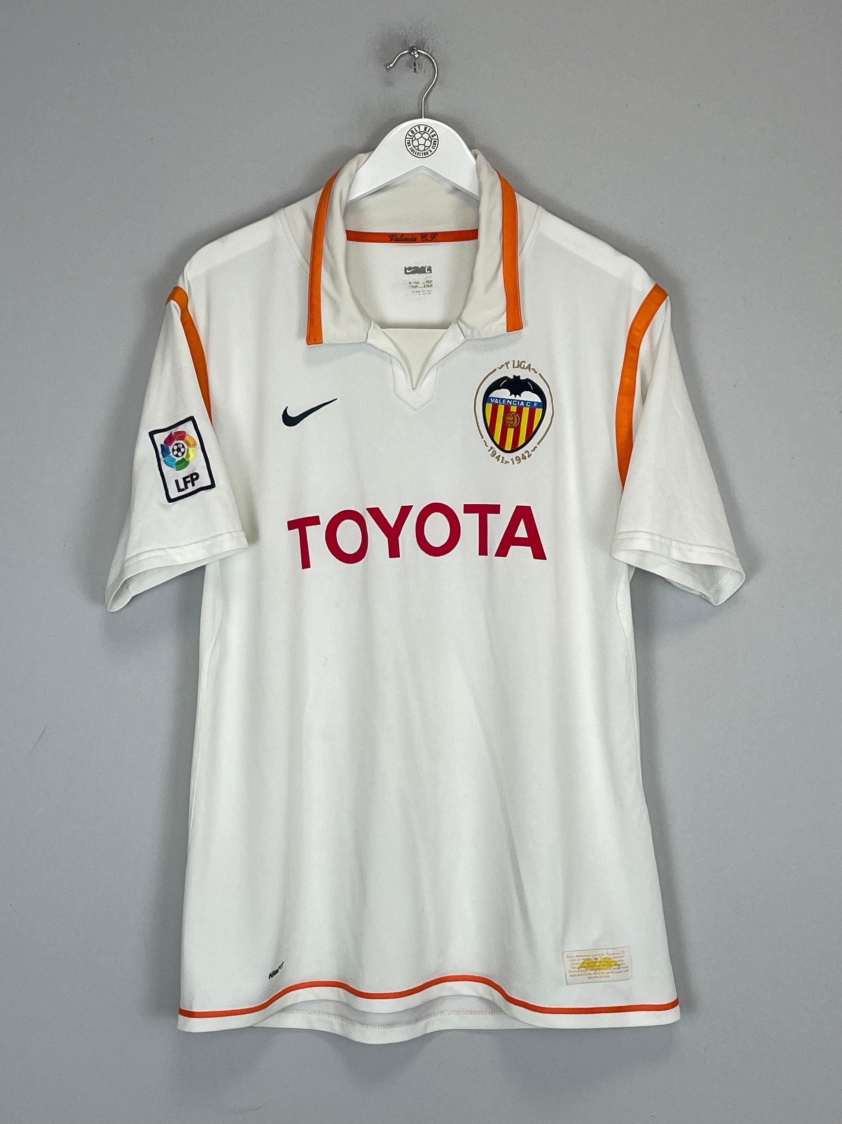Shop 2007/08 VALENCIA DAVID VILLA #7 HOME SHIRT (L) NIKE, classic football shirts, vintage football shirts & retro soccer jerseys at Cult Kits