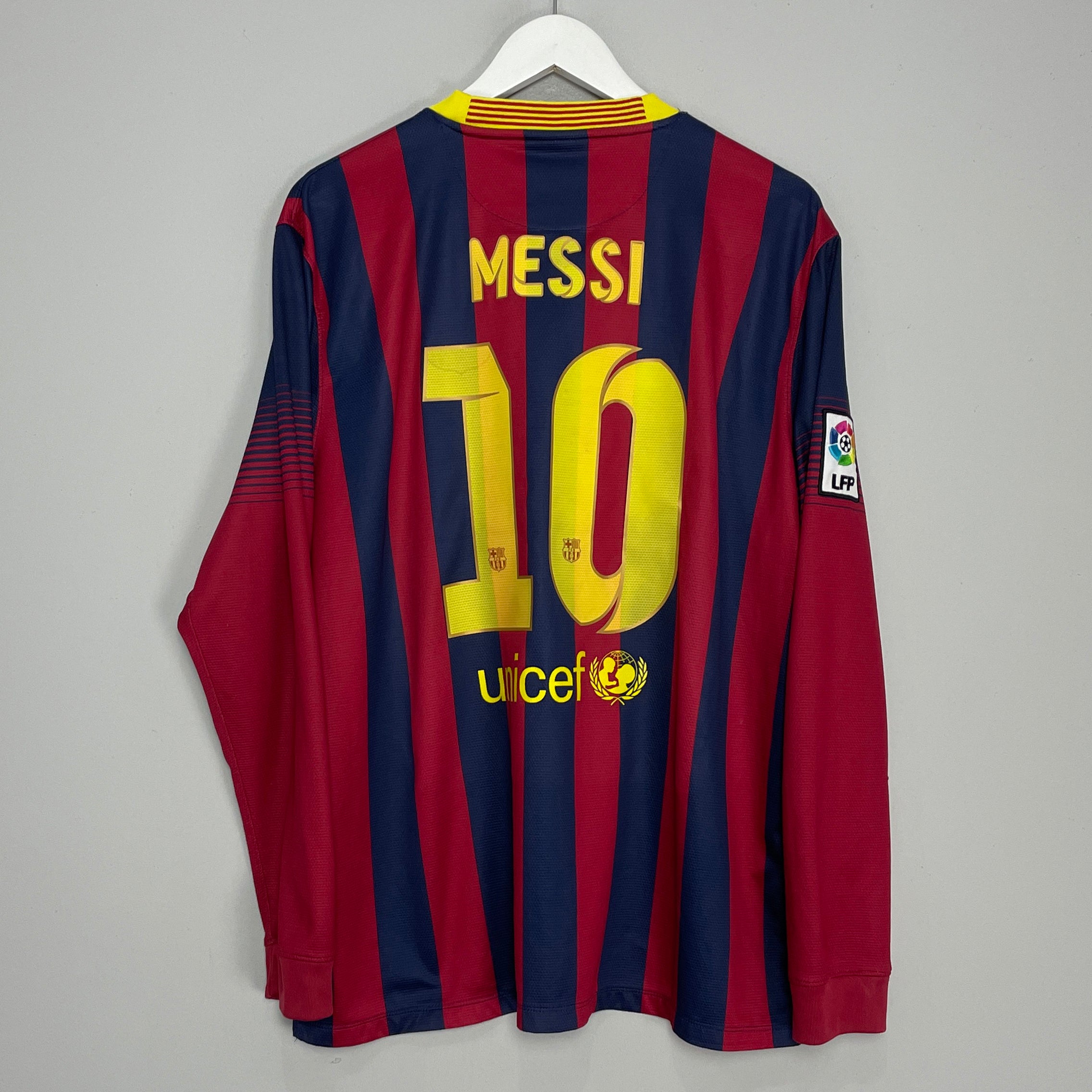 Shop 2013/14 BARCELONA MESSI #10 L/S HOME SHIRT (XL) NIKE, classic football shirts, vintage football shirts & retro soccer jerseys at Cult Kits
