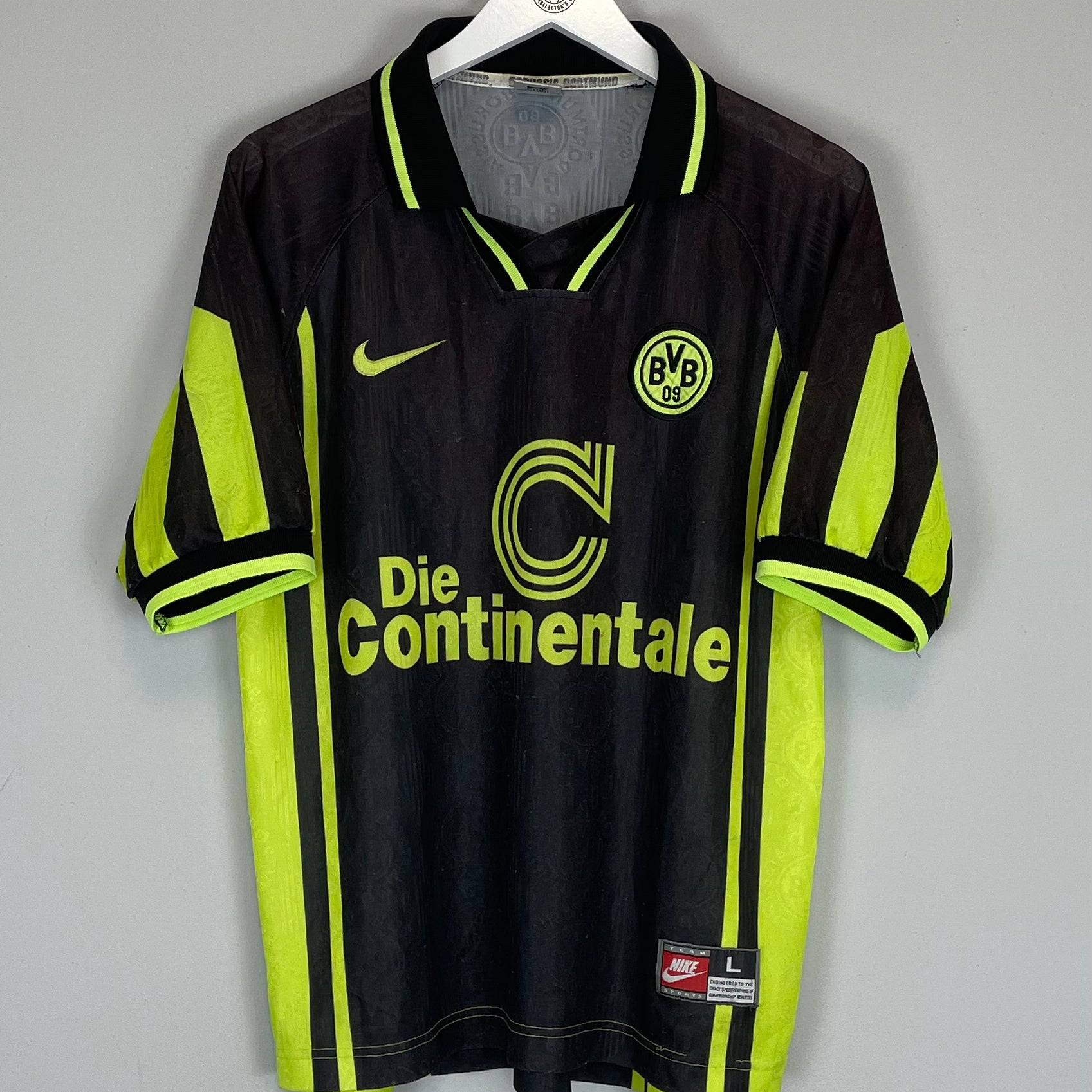 Shop 1996/97 DORTMUND AWAY SHIRT (L) NIKE, classic football shirts, vintage football shirts & retro soccer jerseys at Cult Kits