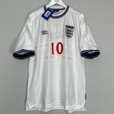 1999/01 ENGLAND OWEN #10 *SIGNED* BNWT HOME SHIRT (XXL) UMBRO