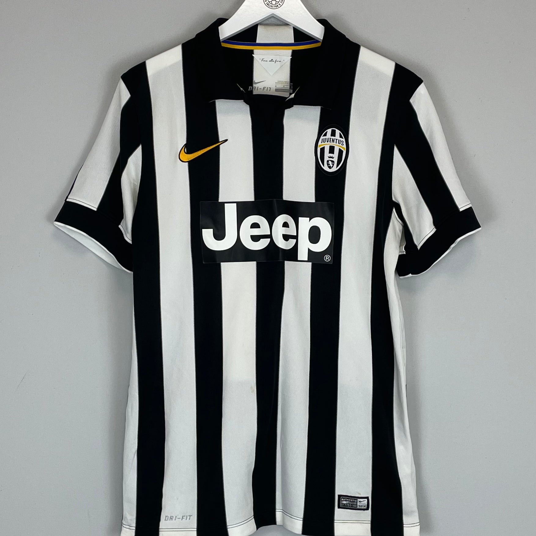 Shop 2014/15 JUVENTUS HOME SHIRT (M) NIKE, classic football shirts, vintage football shirts & retro soccer jerseys at Cult Kits
