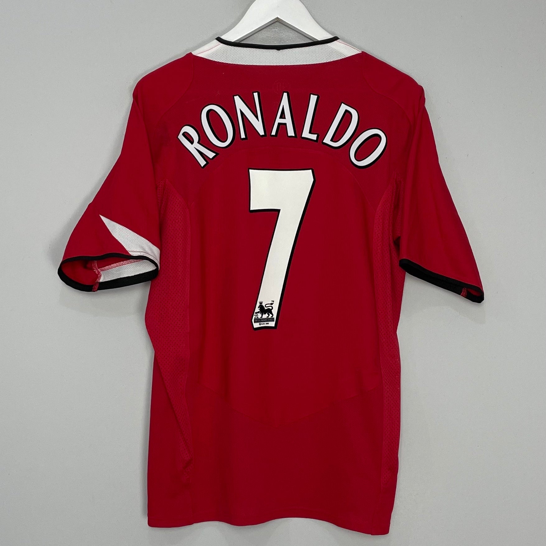 Shop 2004/06 MANCHESTER UNITED RONALDO #7 HOME SHIRT (L) NIKE, classic football shirts, vintage football shirts & retro soccer jerseys at Cult Kits