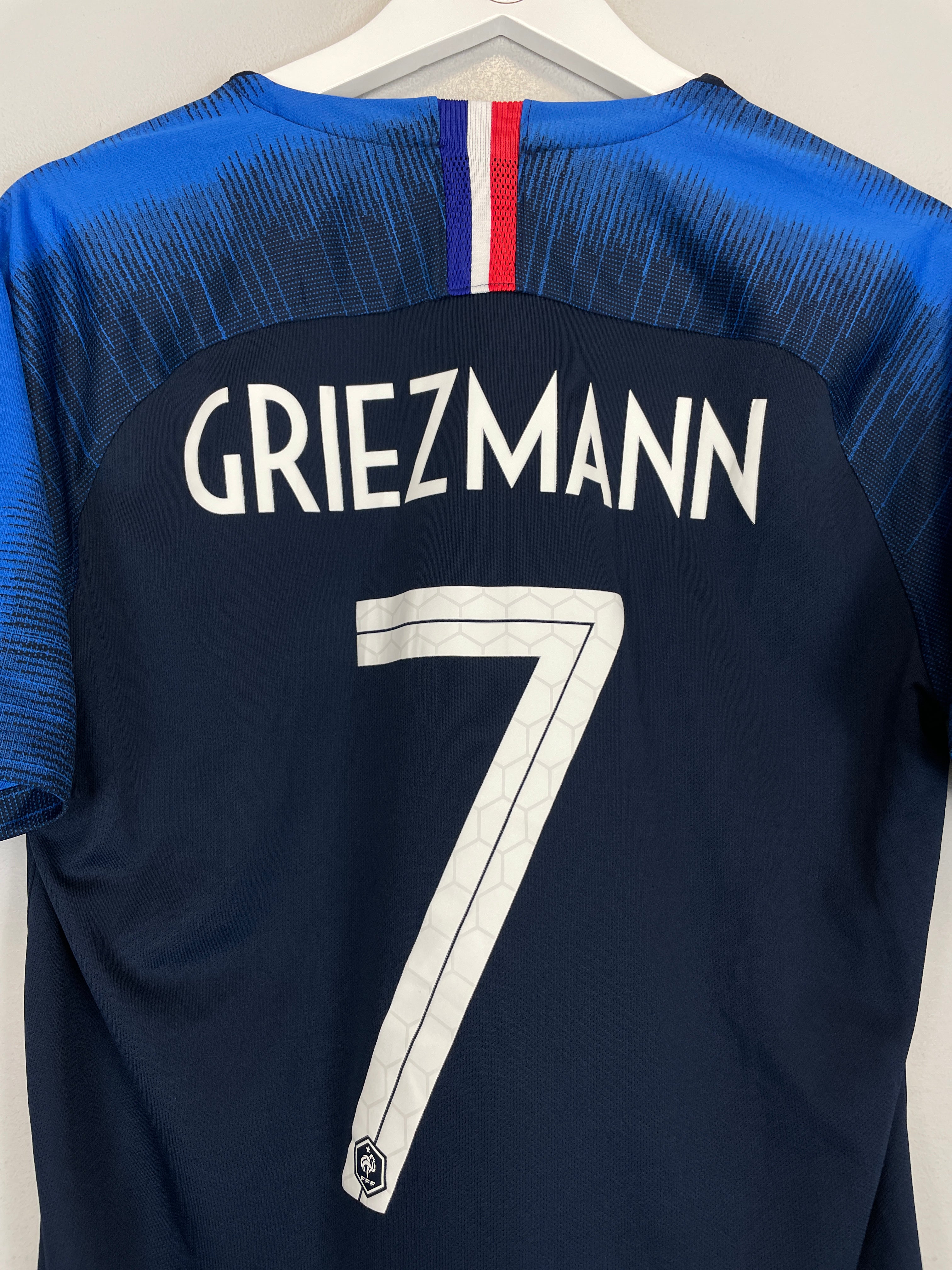 Shop 2018 FRANCE GRIEZMANN #7 HOME SHIRT (M) NIKE, classic football shirts, vintage football shirts & retro soccer jerseys at Cult Kits