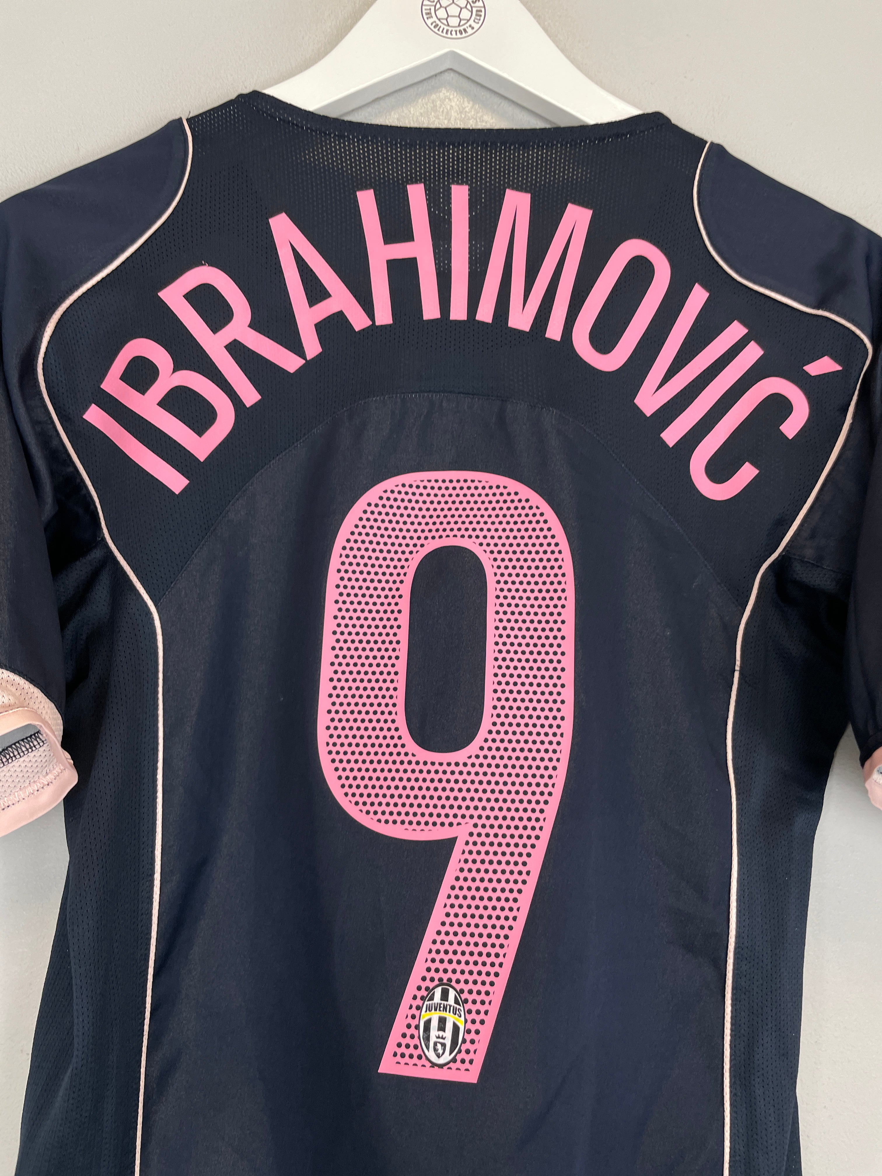 Shop 2004/05 JUVENTUS IBRAHIMOVIC #9 AWAY SHIRT (S) NIKE, classic football shirts, vintage football shirts & retro soccer jerseys at Cult Kits
