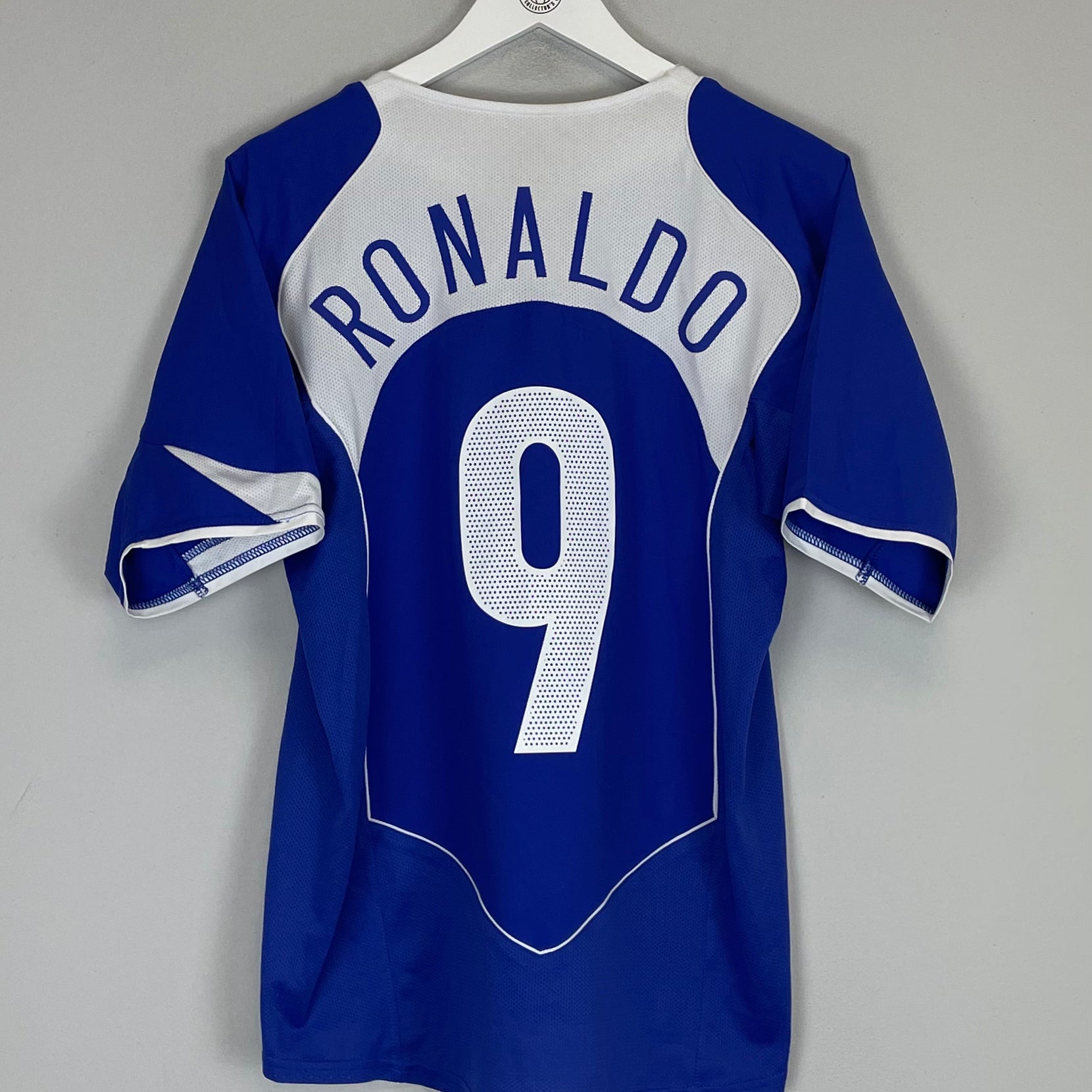 Shop 2004/06 BRAZIL RONALDO #9 AWAY SHIRT (M) NIKE, classic football shirts, vintage football shirts & retro soccer jerseys at Cult Kits