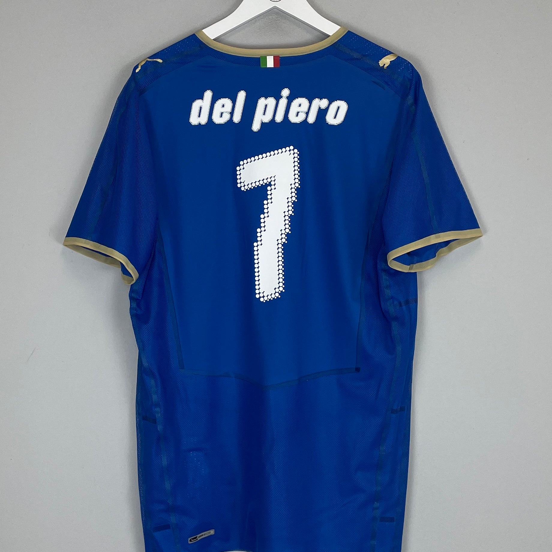 Shop 2007/08 ITALY DEL PIERO #7 *PLAYER ISSUE* HOME SHIRT (XXL) PUMA, classic football shirts, vintage football shirts & retro soccer jerseys at Cult Kits