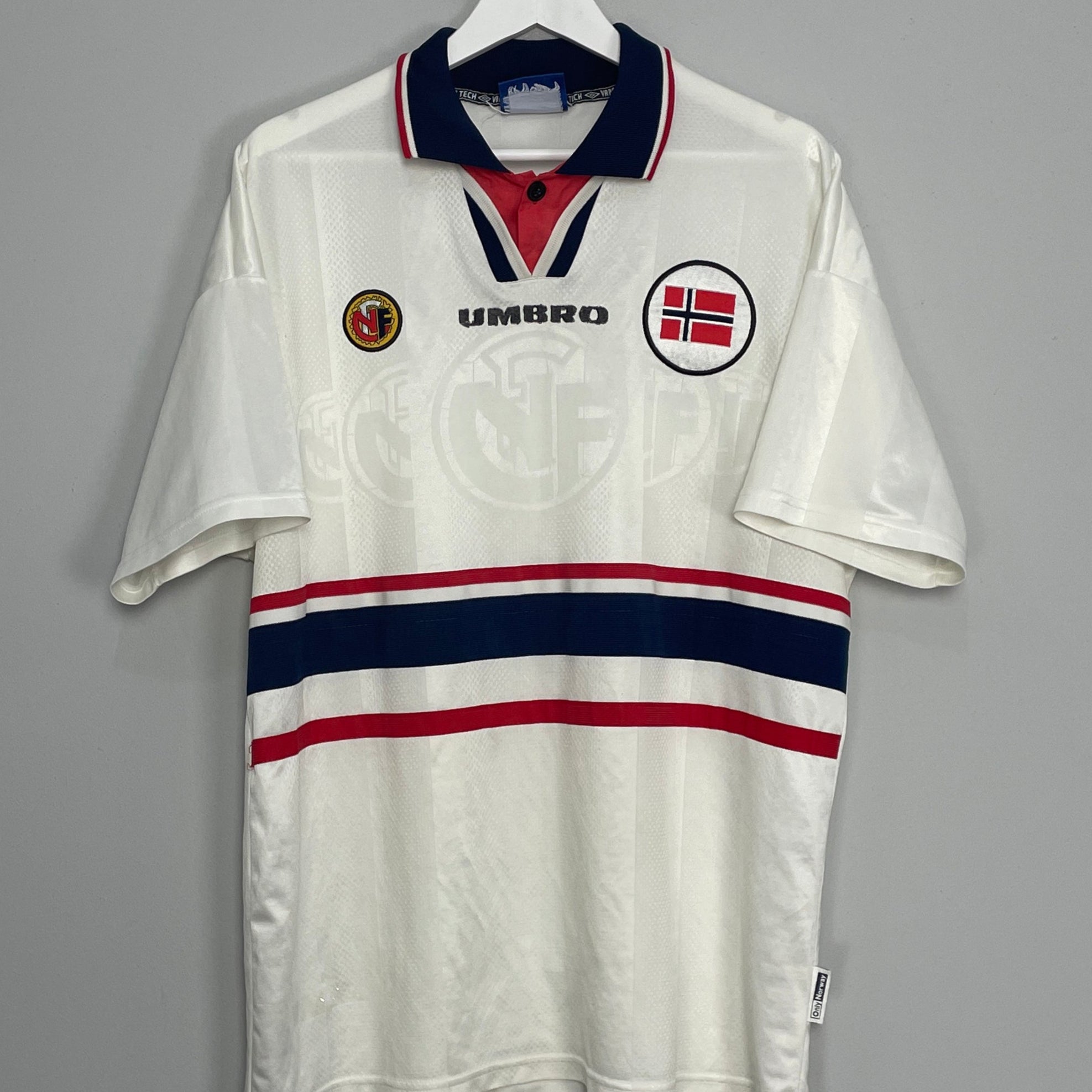 Shop 1998/00 NORWAY AWAY SHIRT (XL) UMBRO, classic football shirts, vintage football shirts & retro soccer jerseys at Cult Kits