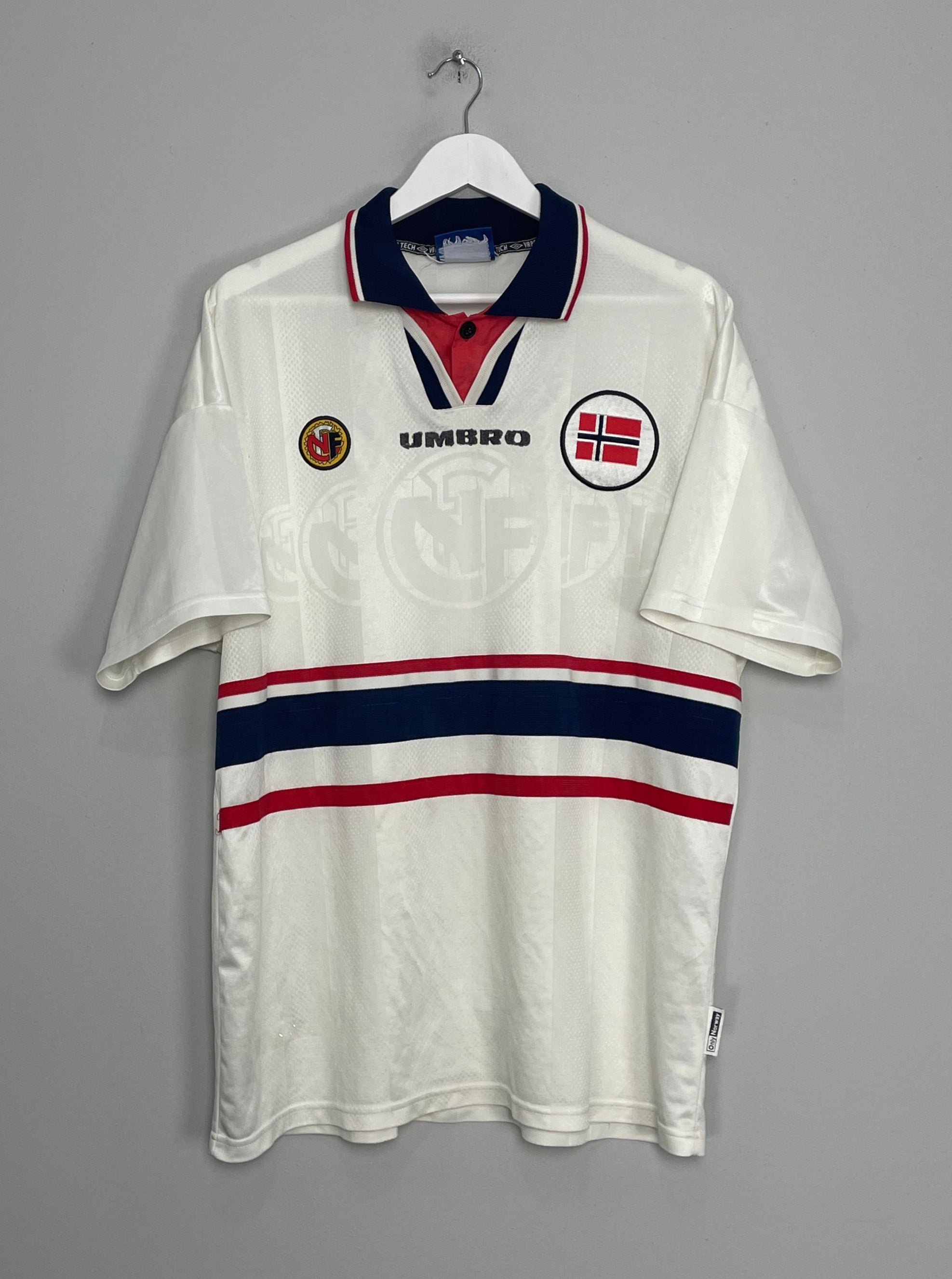 Shop 1998/00 NORWAY AWAY SHIRT (XL) UMBRO, classic football shirts, vintage football shirts & retro soccer jerseys at Cult Kits