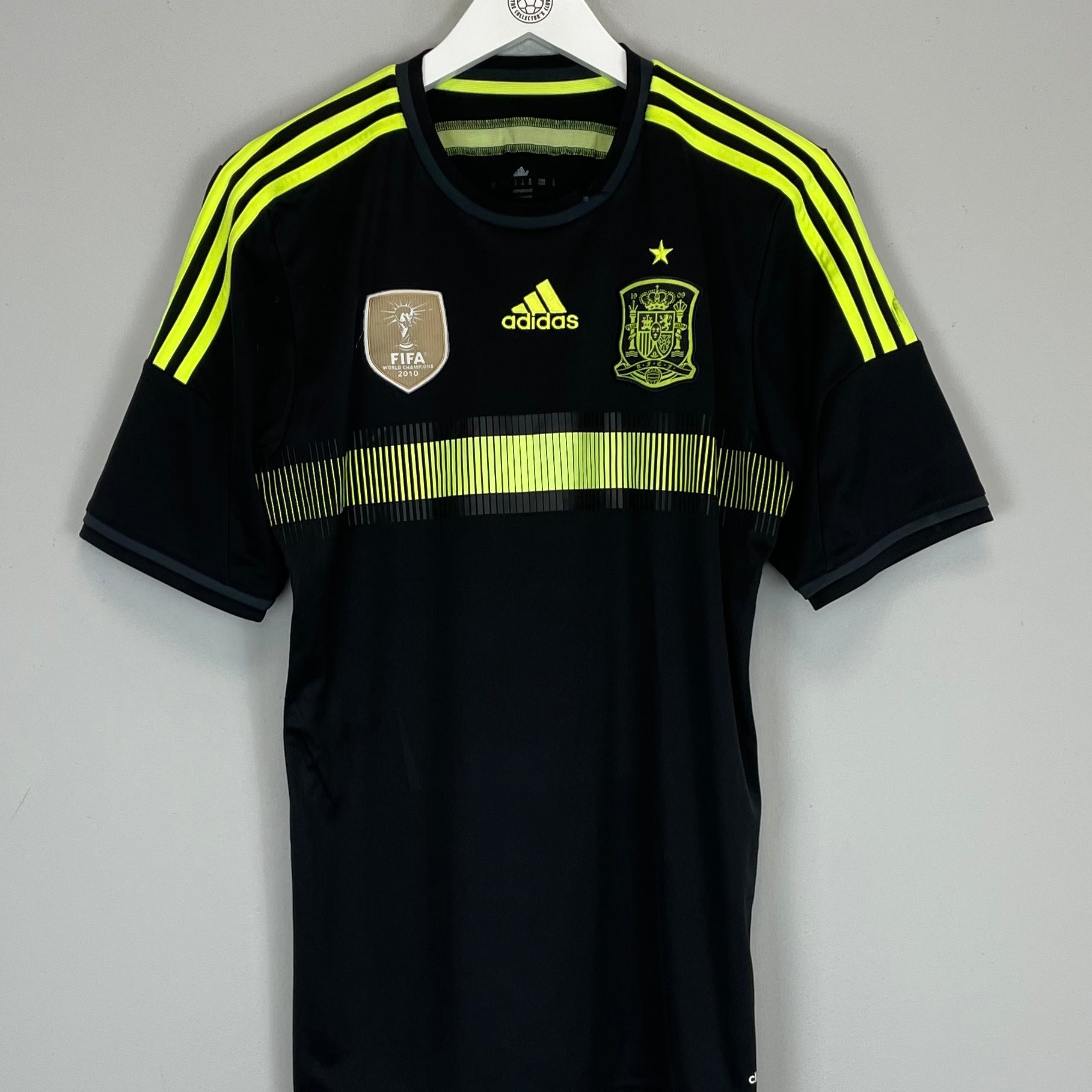 Shop 2013/15 SPAIN AWAY SHIRT (M) ADIDAS, classic football shirts, vintage football shirts & retro soccer jerseys at Cult Kits