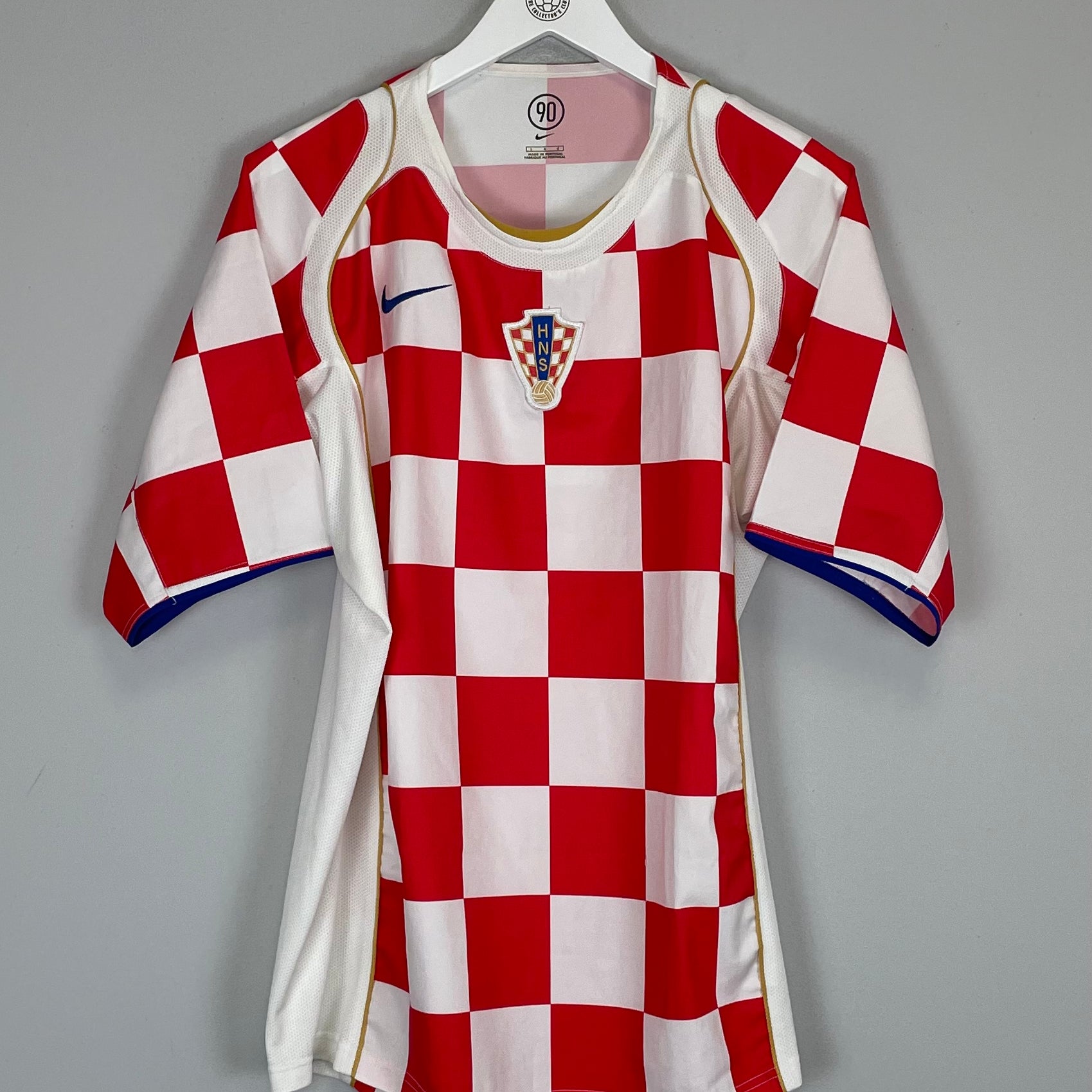 Shop 2004/05 CROATIA HOME SHIRT (L) NIKE, classic football shirts, vintage football shirts & retro soccer jerseys at Cult Kits