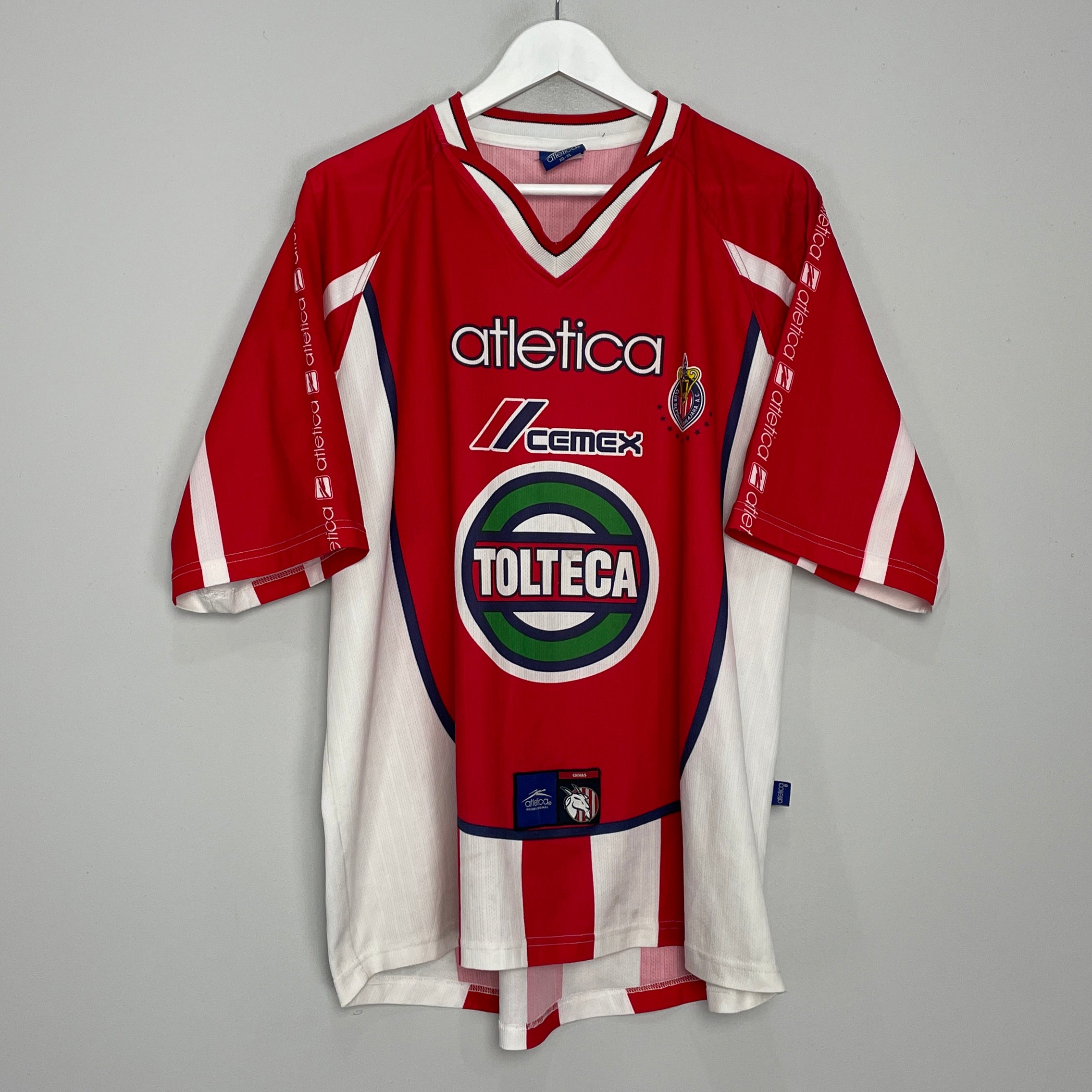 Shop 2000/02 CHIVAS GUADALAJARA TRAINING SHIRT (XL) ATLETICA, classic football shirts, vintage football shirts & retro soccer jerseys at Cult Kits