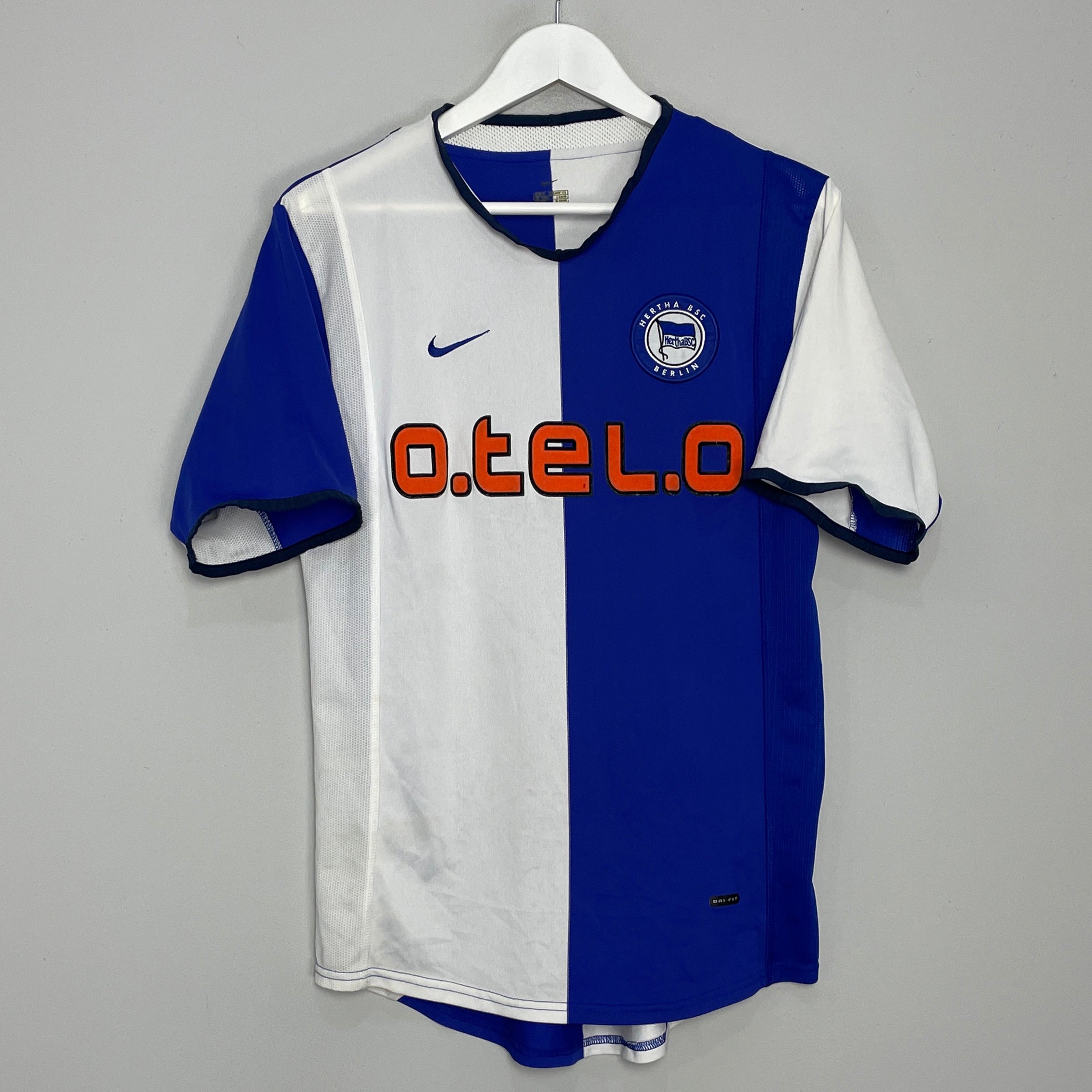 Shop 2001/02 HERTHA BERLIN HOME SHIRT (S) NIKE, classic football shirts, vintage football shirts & retro soccer jerseys at Cult Kits