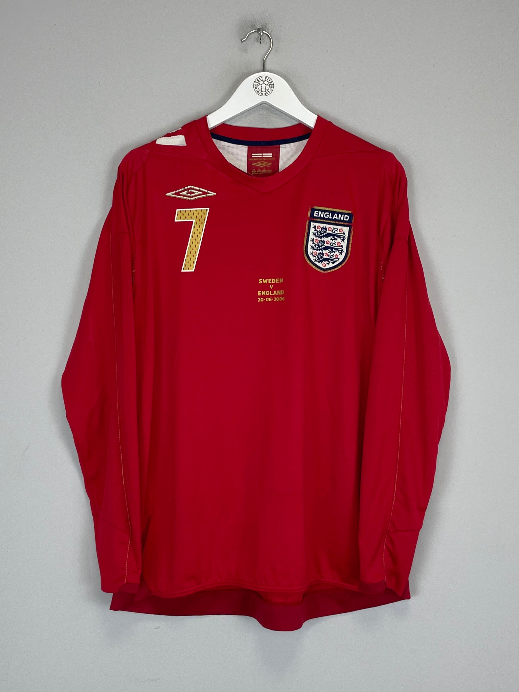 Shop 2006/08 ENGLAND BECKHAM #7 L/S AWAY SHIRT (M) UMBRO, classic football shirts, vintage football shirts & retro soccer jerseys at Cult Kits
