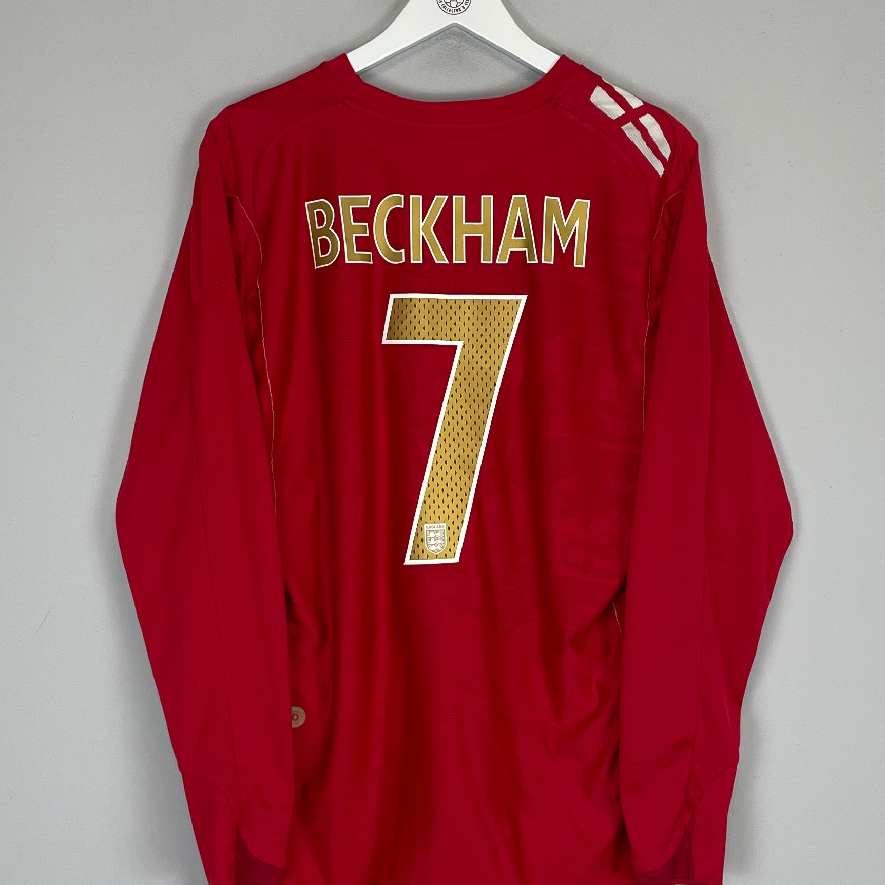 Shop 2006/08 ENGLAND BECKHAM #7 L/S AWAY SHIRT (M) UMBRO, classic football shirts, vintage football shirts & retro soccer jerseys at Cult Kits
