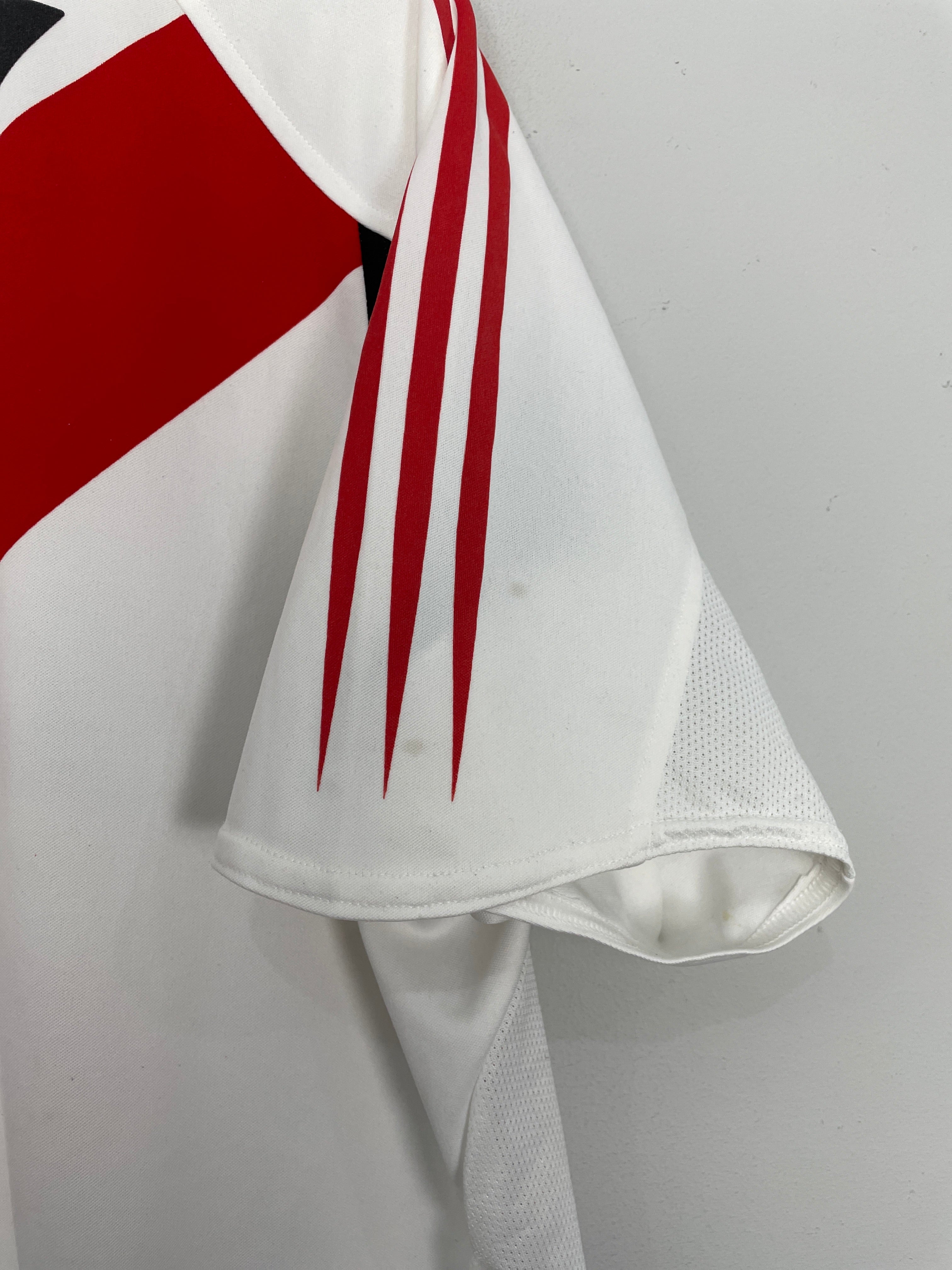 Shop 2004/05 RIVER PLATE HOME SHIRT (XL) ADIDAS, classic football shirts, vintage football shirts & retro soccer jerseys at Cult Kits