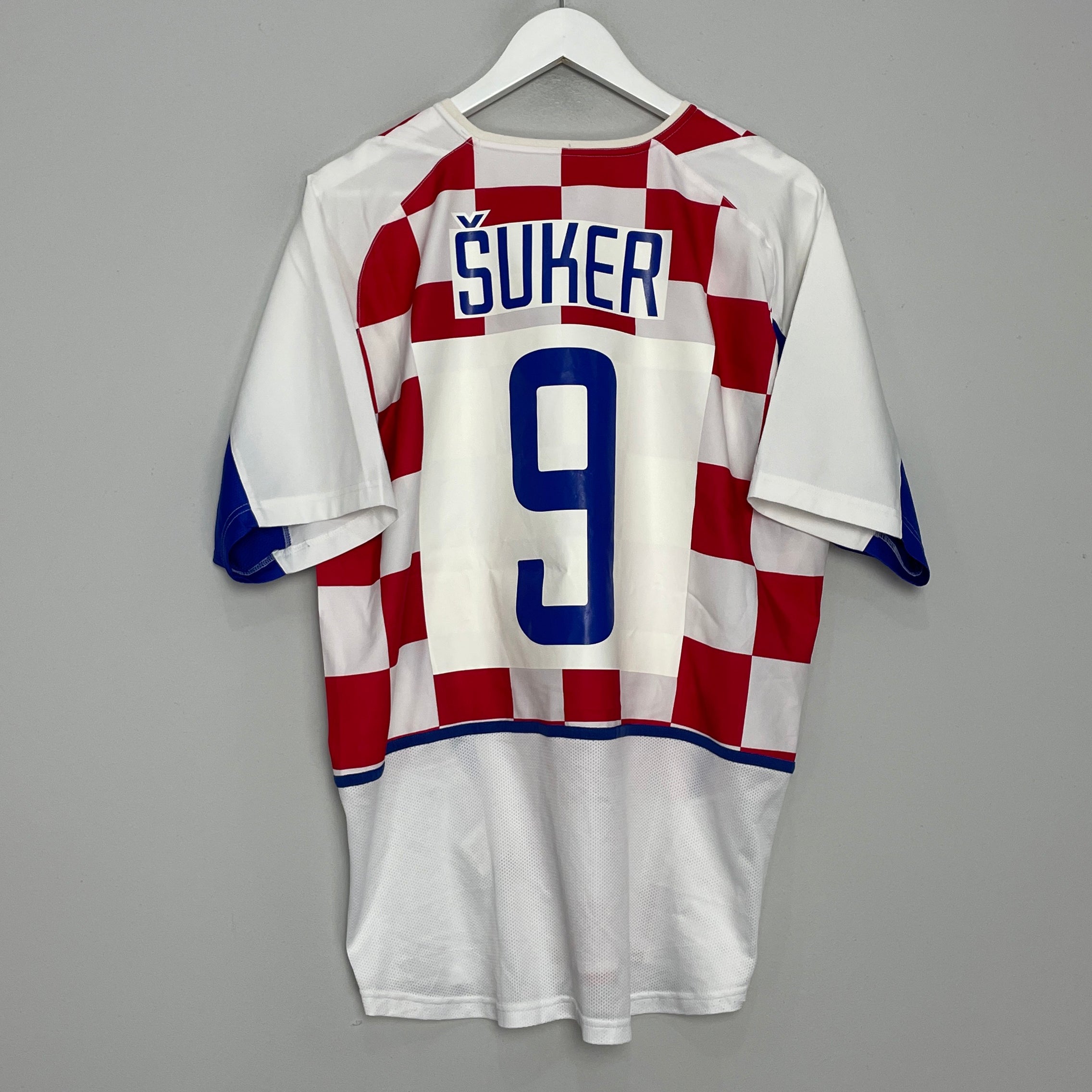Shop 2002/03 CROATIA SUKER #9 HOME SHIRT (L) NIKE, classic football shirts, vintage football shirts & retro soccer jerseys at Cult Kits
