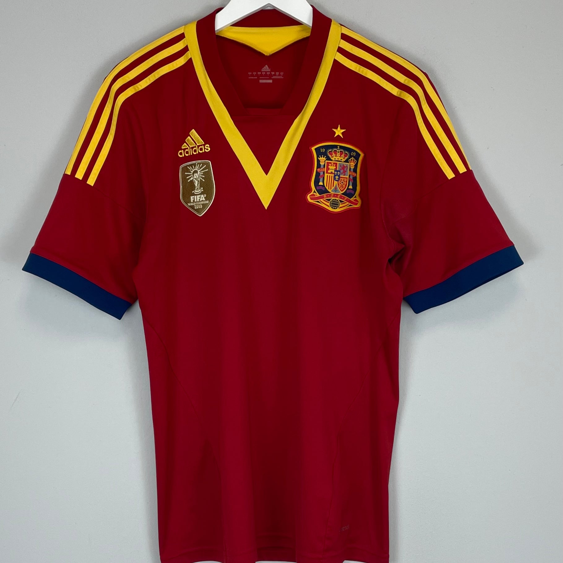 Shop 2012/13 SPAIN HOME SHIRT (L) ADIDAS, classic football shirts, vintage football shirts & retro soccer jerseys at Cult Kits