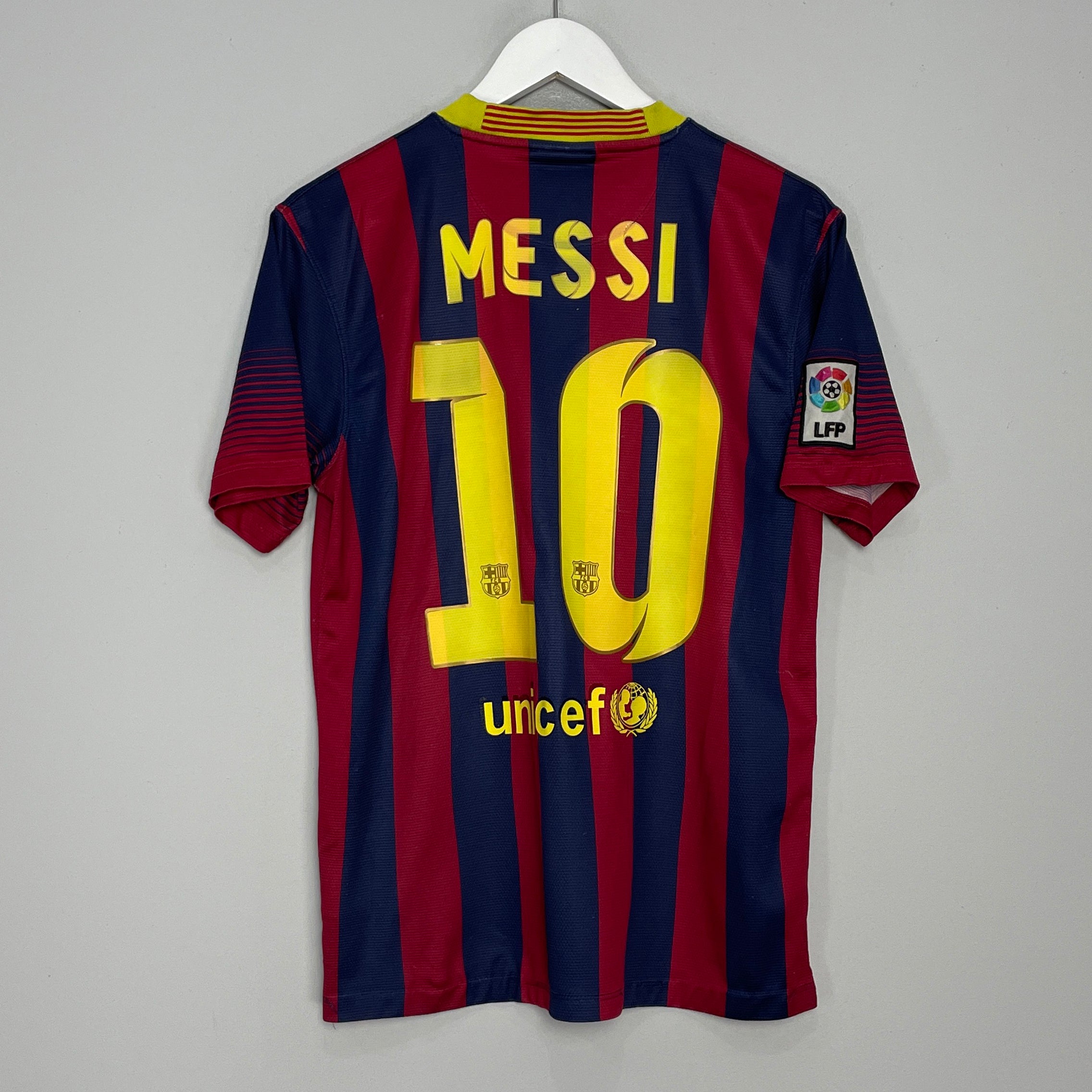 Shop 2013/14 BARCELONA MESSI #10 HOME SHIRT (M) NIKE, classic football shirts, vintage football shirts & retro soccer jerseys at Cult Kits