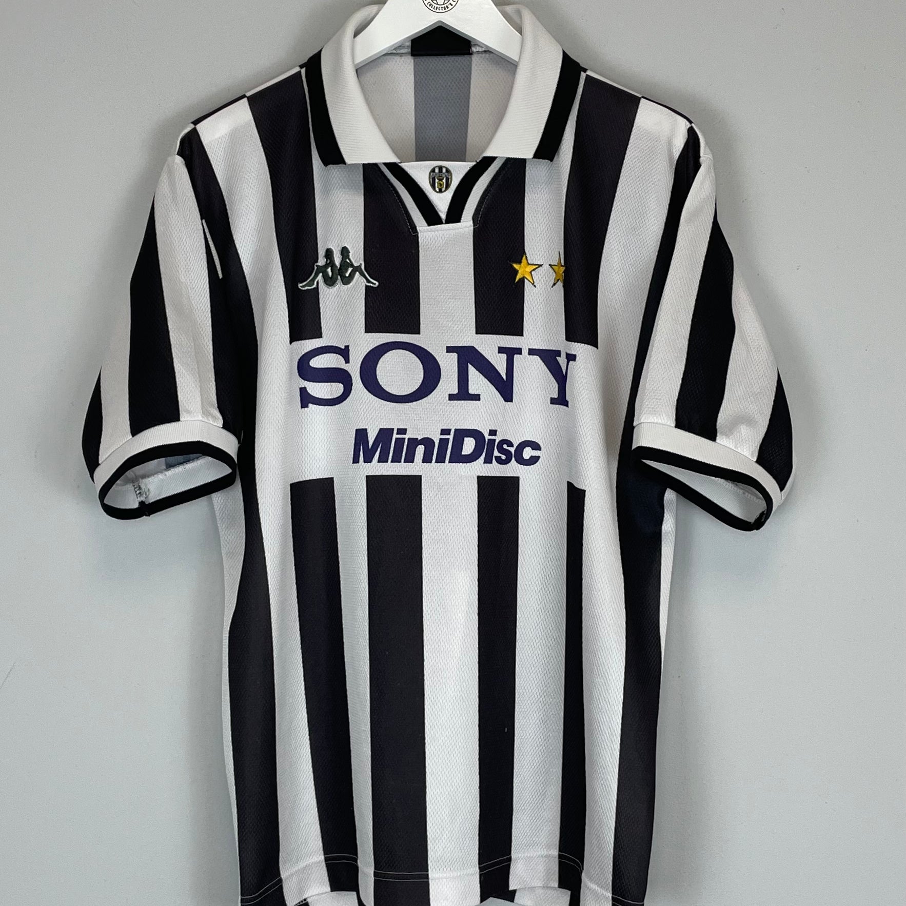 Shop 1995/97 JUVENTUS HOME SHIRT (L) KAPPA, classic football shirts, vintage football shirts & retro soccer jerseys at Cult Kits