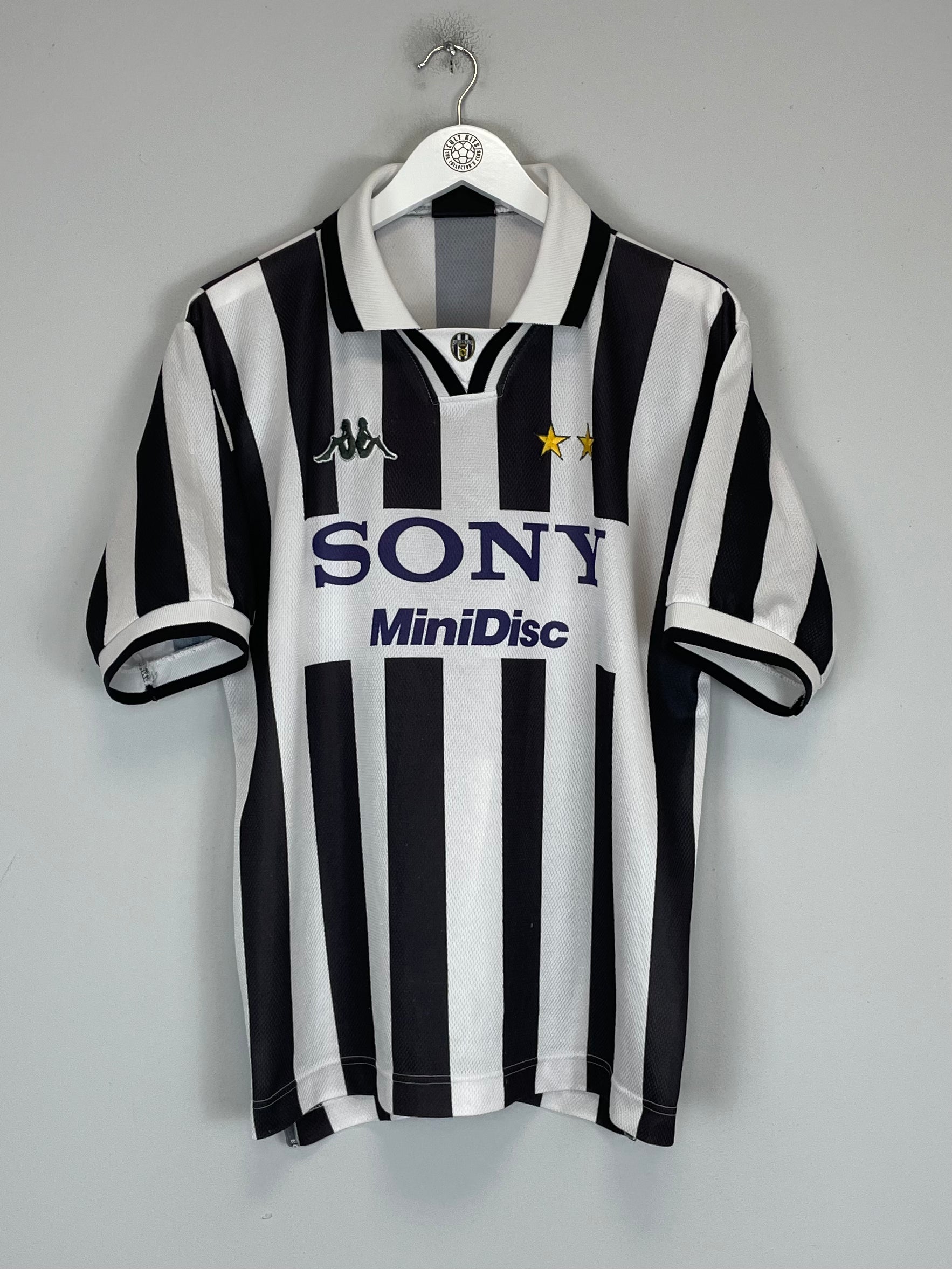Shop 1995/97 JUVENTUS HOME SHIRT (L) KAPPA, classic football shirts, vintage football shirts & retro soccer jerseys at Cult Kits