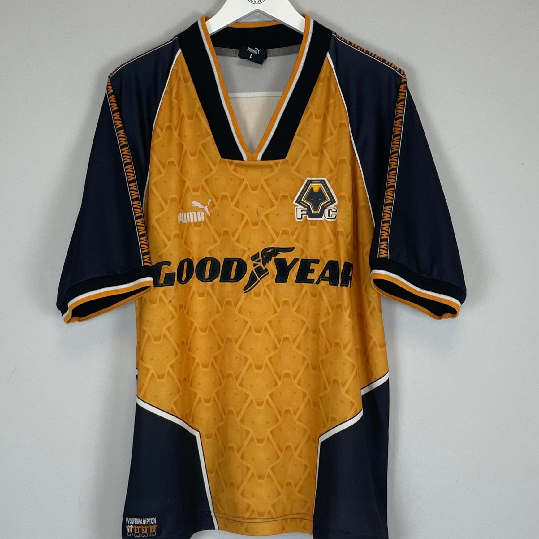 Shop 1996/98 WOLVES HOME SHIRT (L) PUMA, classic football shirts, vintage football shirts & retro soccer jerseys at Cult Kits
