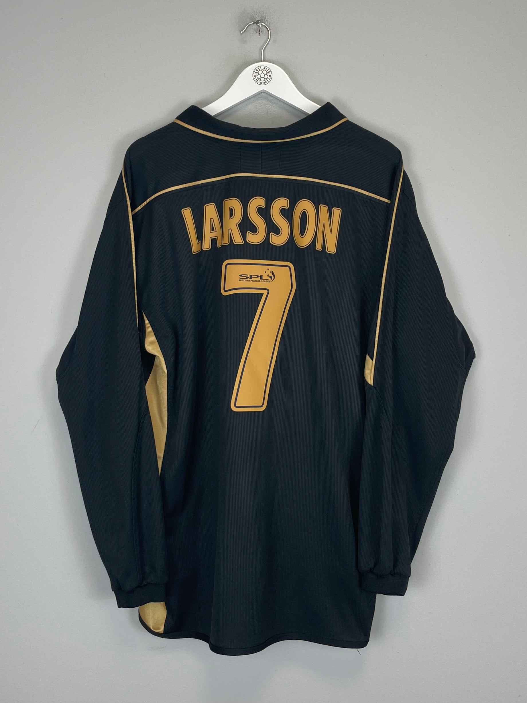 Shop 2003/04 CELTIC LARSSON #7 L/S AWAY SHIRT (XXL) UMBRO, classic football shirts, vintage football shirts & retro soccer jerseys at Cult Kits