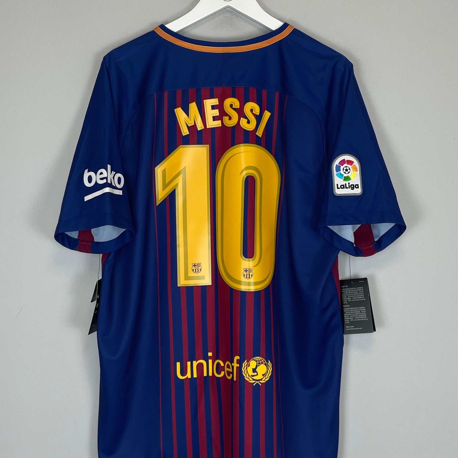 Shop 2017/18 BARCELONA MESSI #10 *BNWT* HOME SHIRT (XL) NIKE, classic football shirts, vintage football shirts & retro soccer jerseys at Cult Kits