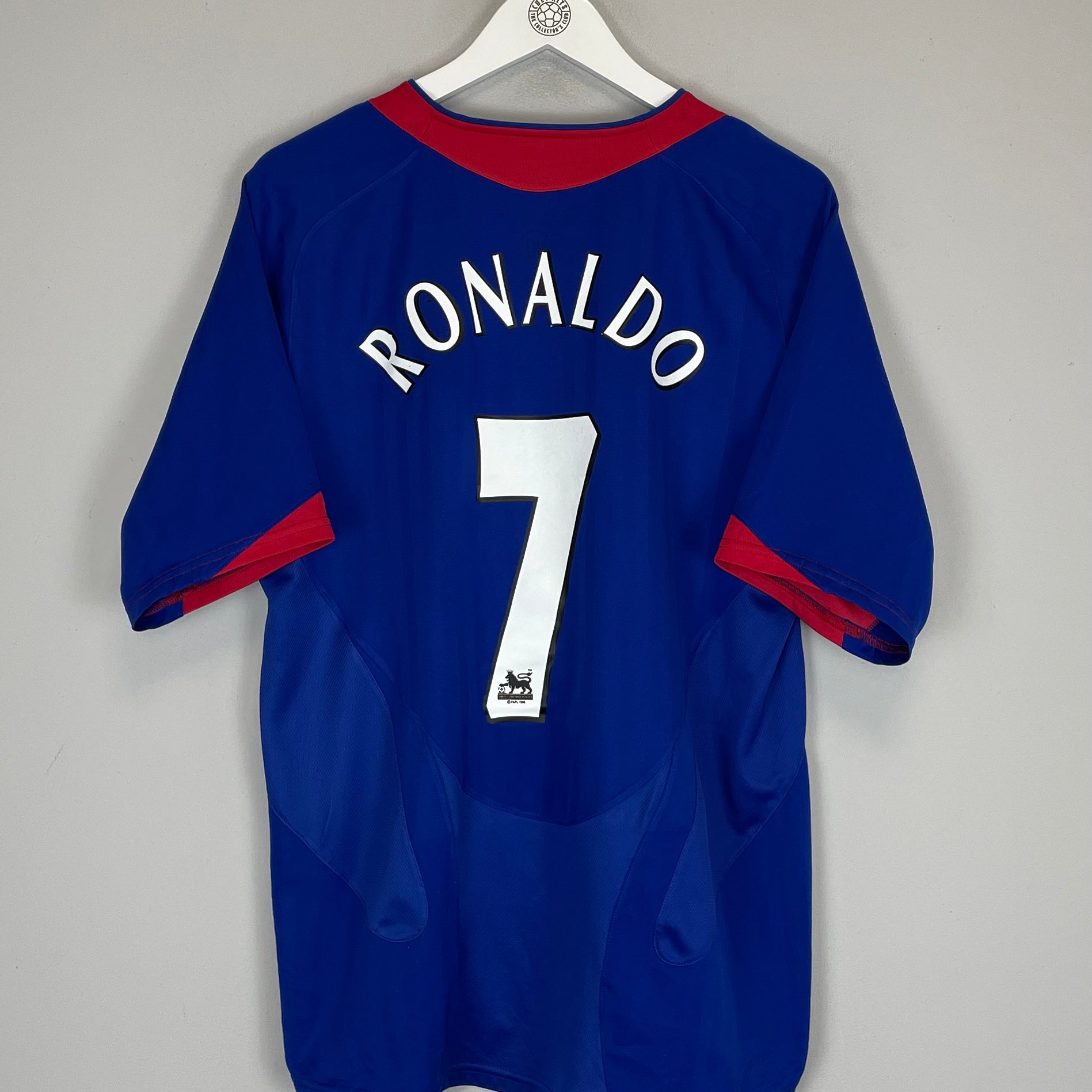 Shop 2005/06 MANCHESTER UNITED RONALDO #7 AWAY SHIRT (M) NIKE, classic football shirts, vintage football shirts & retro soccer jerseys at Cult Kits
