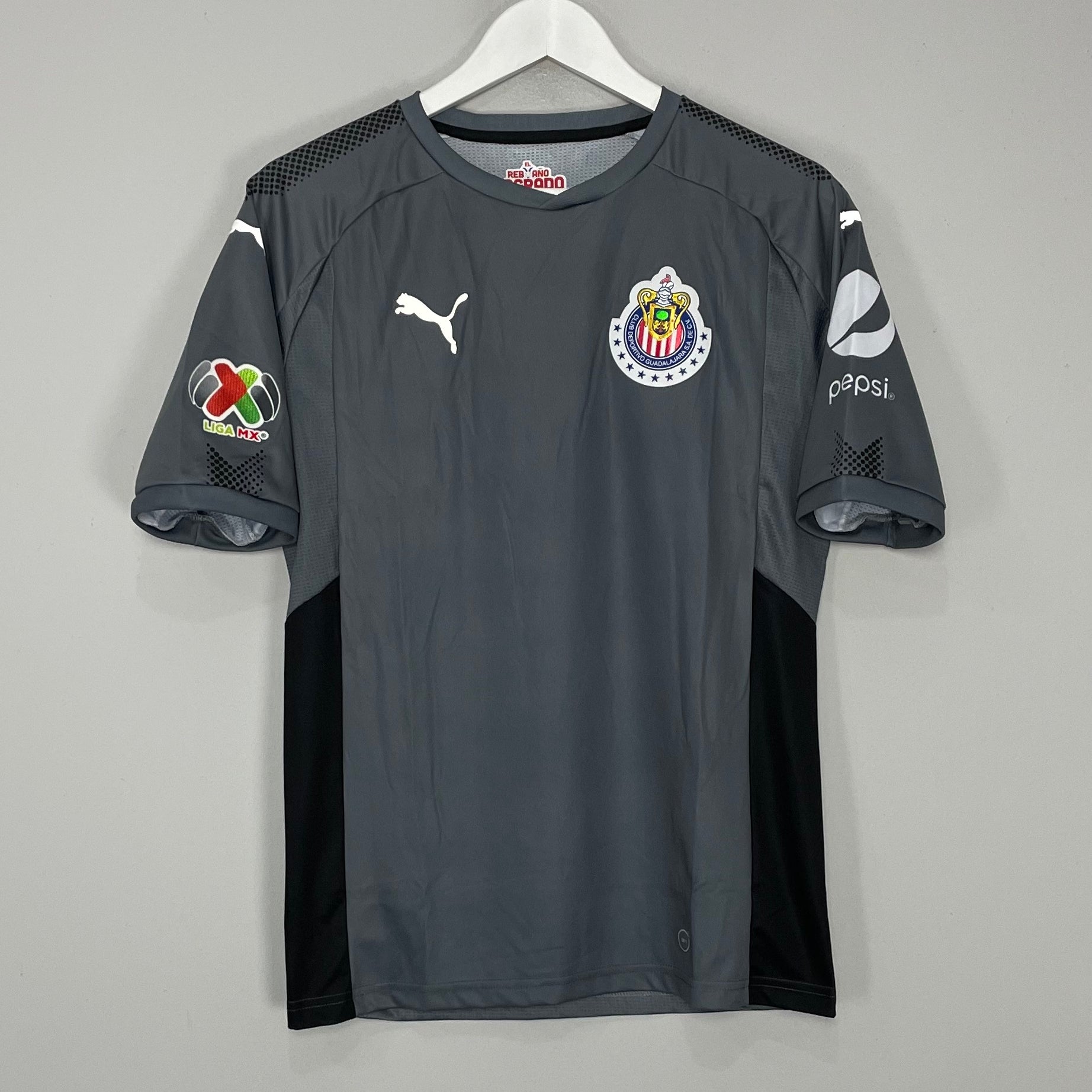 Shop 2017/18 CHIVAS GUADALAJARA GK SHIRT (S) PUMA, classic football shirts, vintage football shirts & retro soccer jerseys at Cult Kits