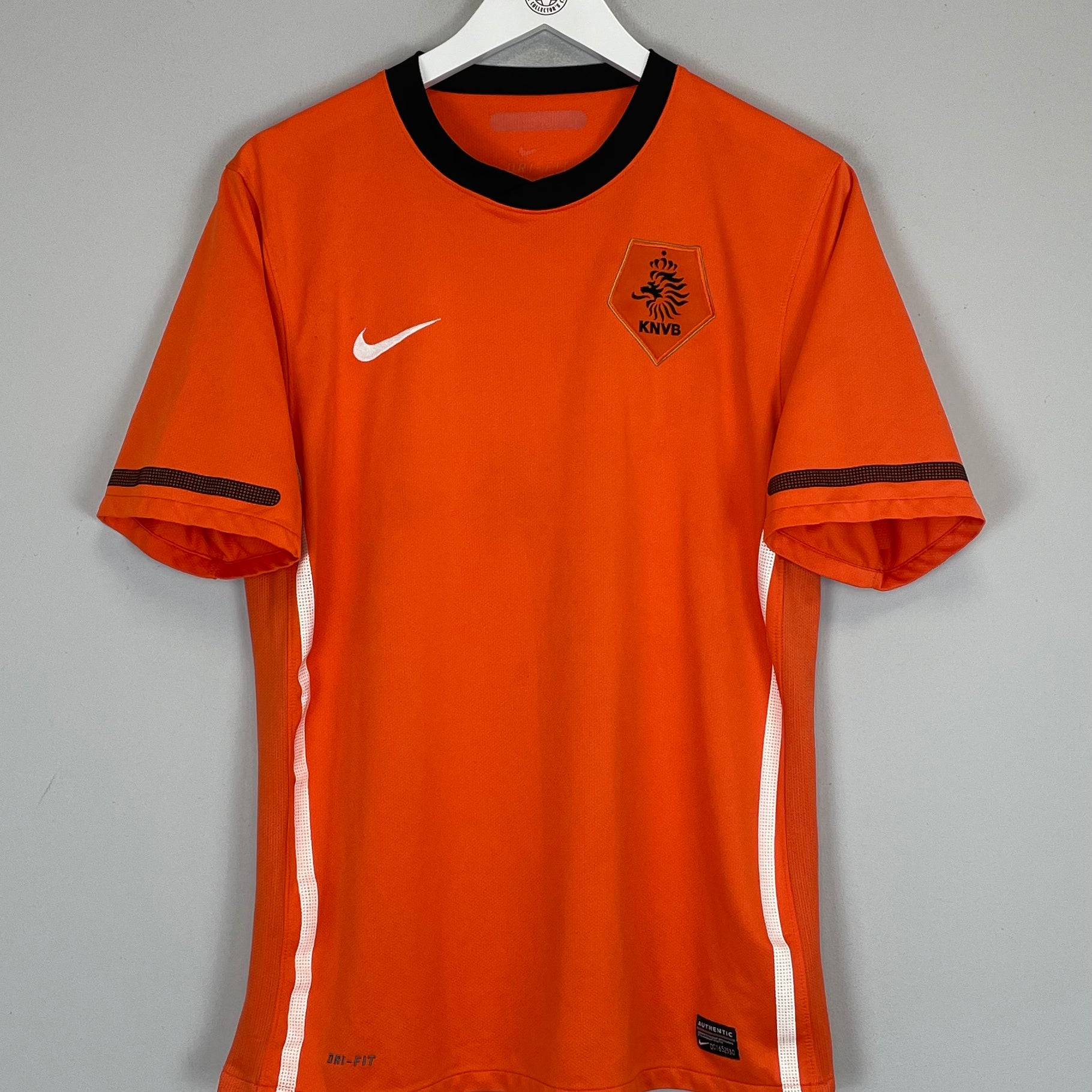 Shop 2010/11 NETHERLANDS HOME SHIRT (L) NIKE, classic football shirts, vintage football shirts & retro soccer jerseys at Cult Kits