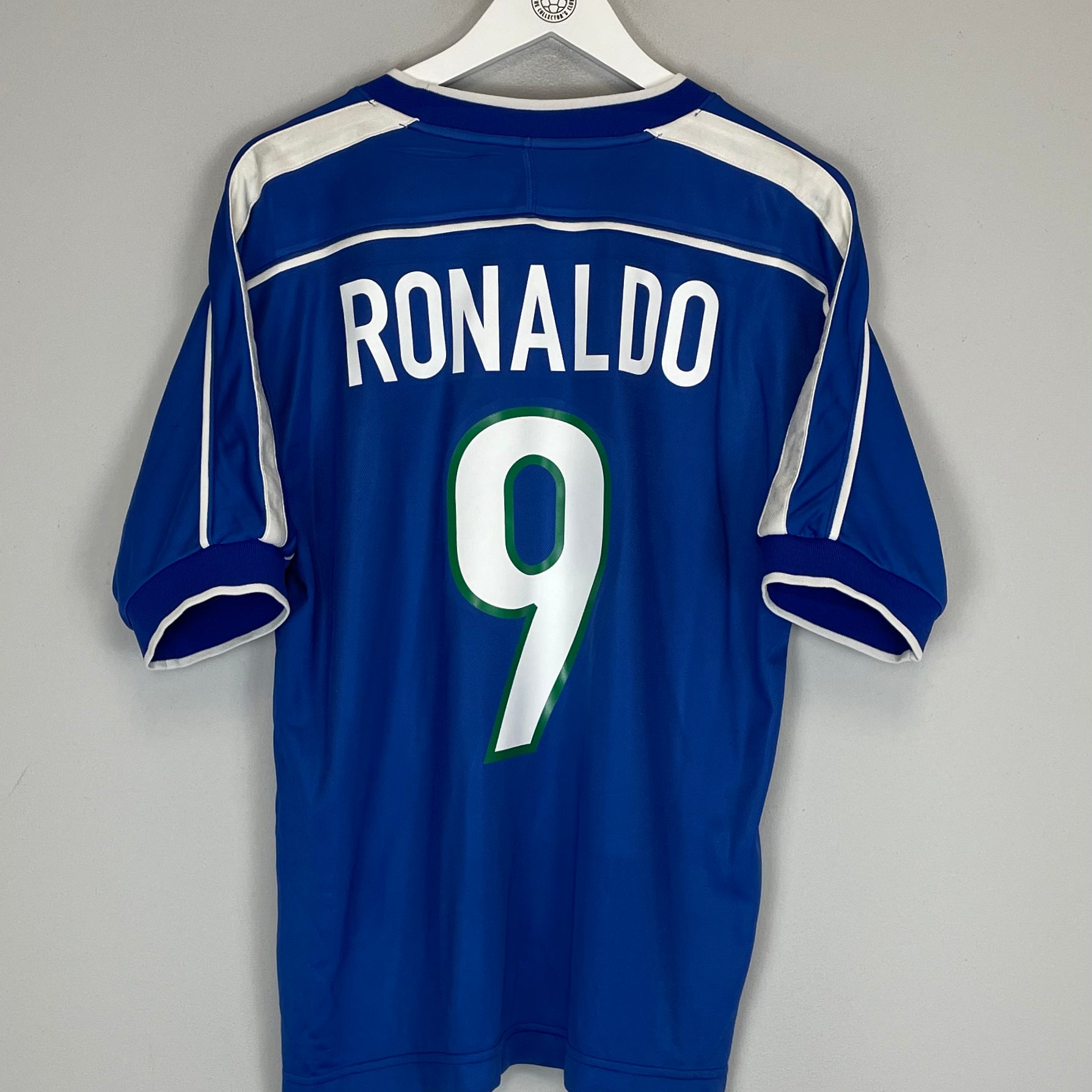 Shop 1998/00 BRAZIL RONALDO #9 AWAY SHIRT (M) NIKE, classic football shirts, vintage football shirts & retro soccer jerseys at Cult Kits