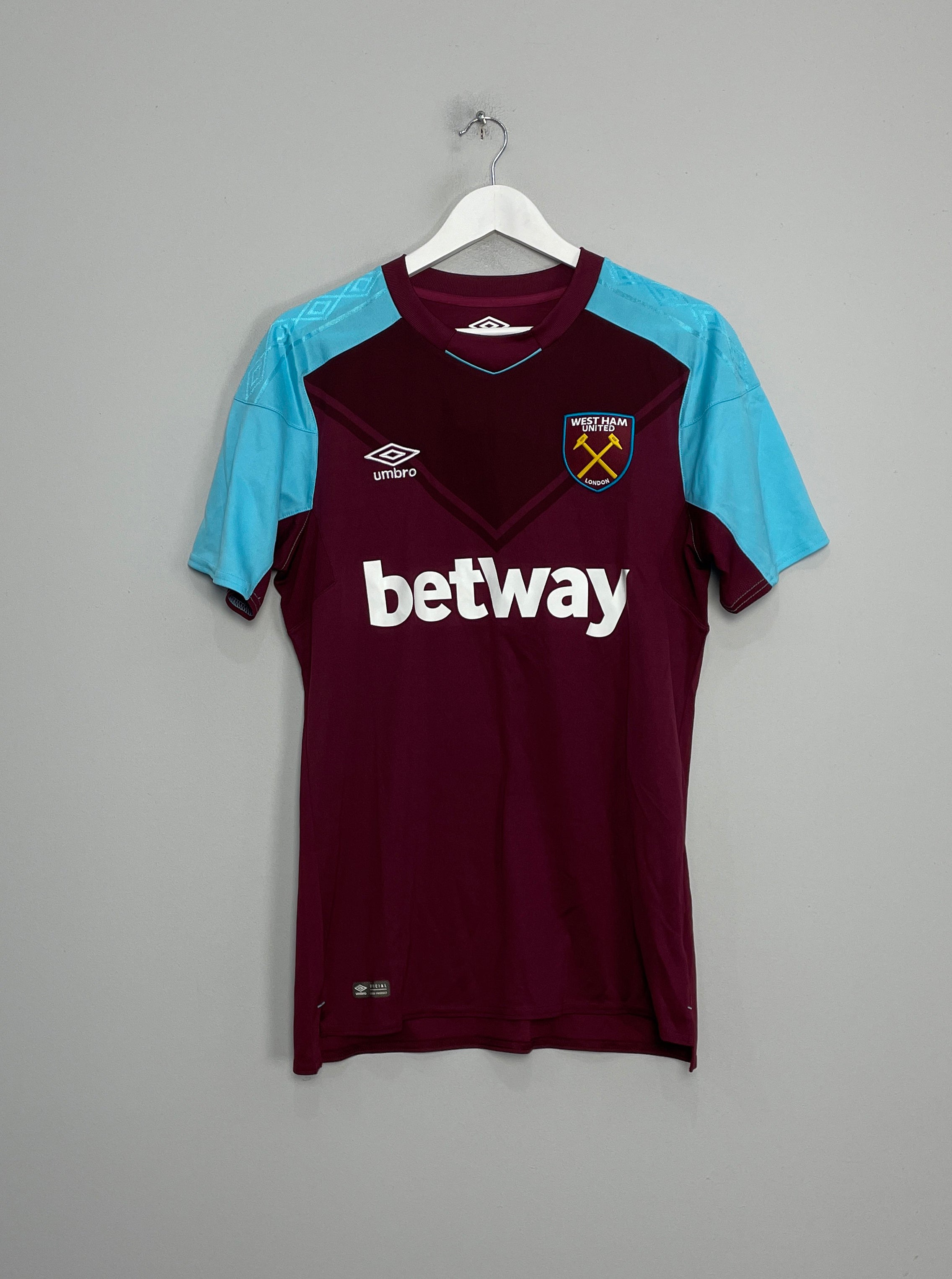 Shop 2017/18 WEST HAM CHICHARITO #17 HOME SHIRT (M) UMBRO, classic football shirts, vintage football shirts & retro soccer jerseys at Cult Kits