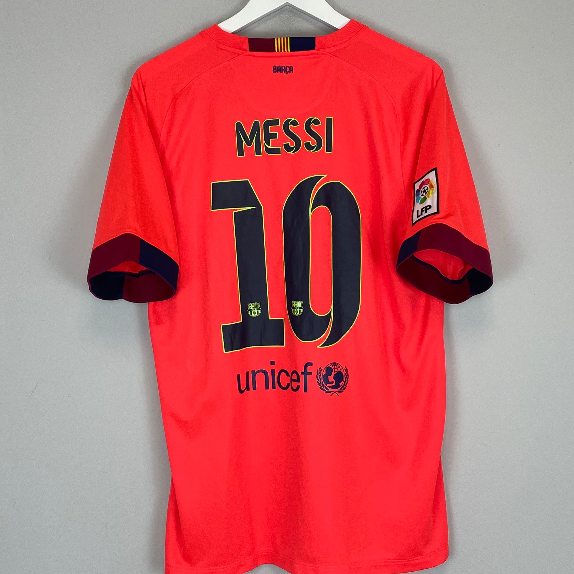 Shop 2014/15 BARCELONA MESSI #10 AWAY SHIRT (L) NIKE, classic football shirts, vintage football shirts & retro soccer jerseys at Cult Kits