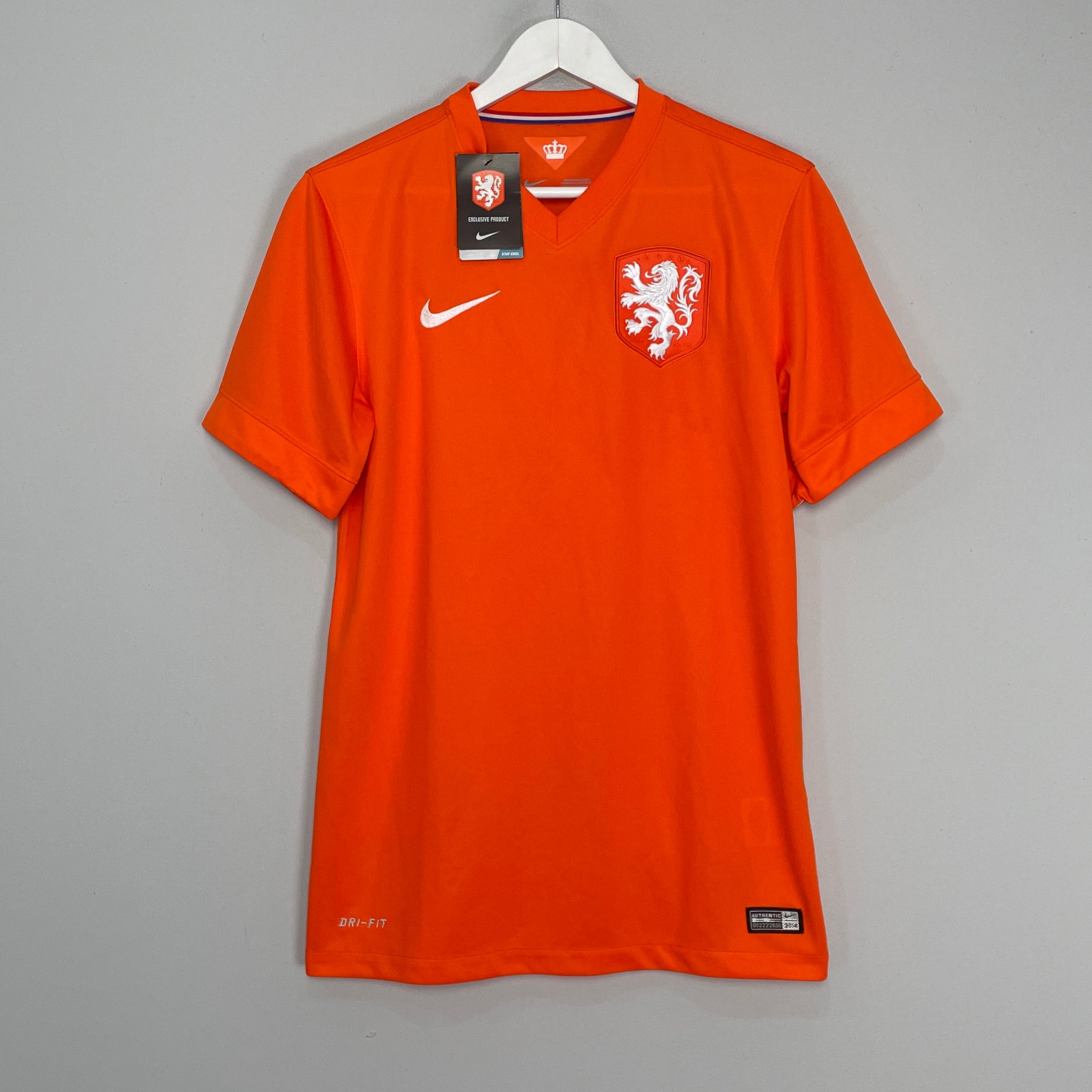 Shop 2014/15 NETHERLANDS *BNWT* HOME SHIRT (S) NIKE, classic football shirts, vintage football shirts & retro soccer jerseys at Cult Kits