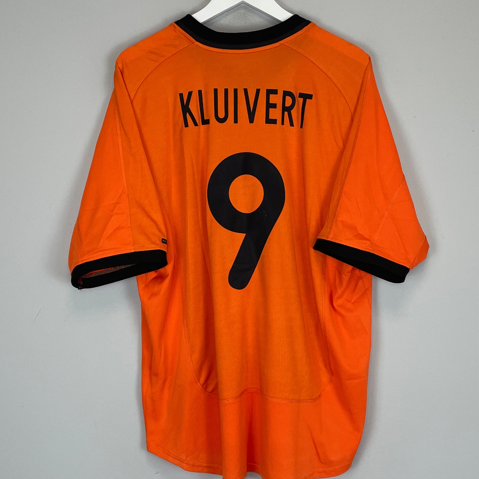 Shop 2000/02 NETHERLANDS KLUIVERT #9 HOME SHIRT (XL) NIKE, classic football shirts, vintage football shirts & retro soccer jerseys at Cult Kits
